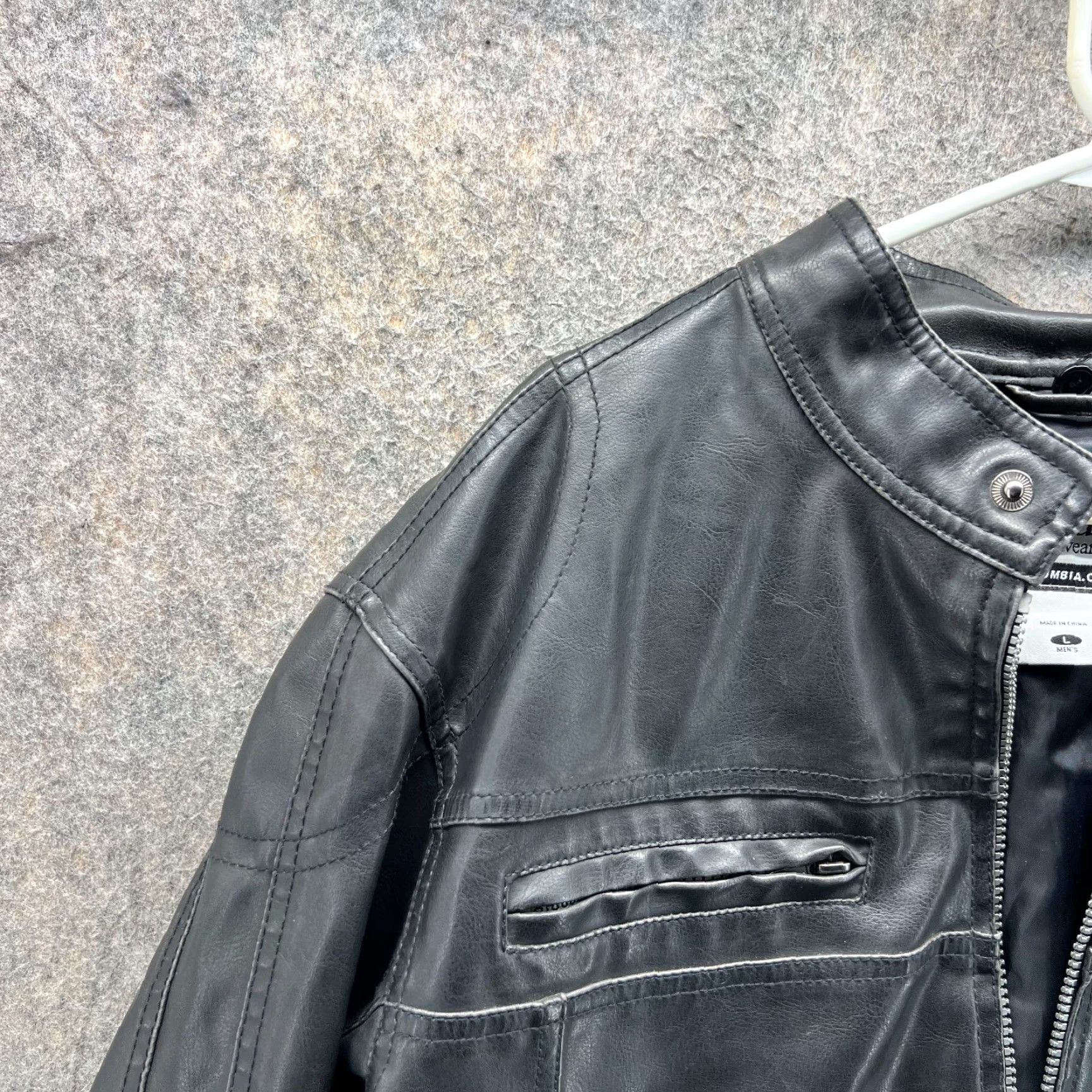 Vintage VINTAGE Columbia Jacket Men L Black Motorcycle 90s Leather Bomber Sportswear Size US L / EU 52-54 / 3 - 4 Thumbnail