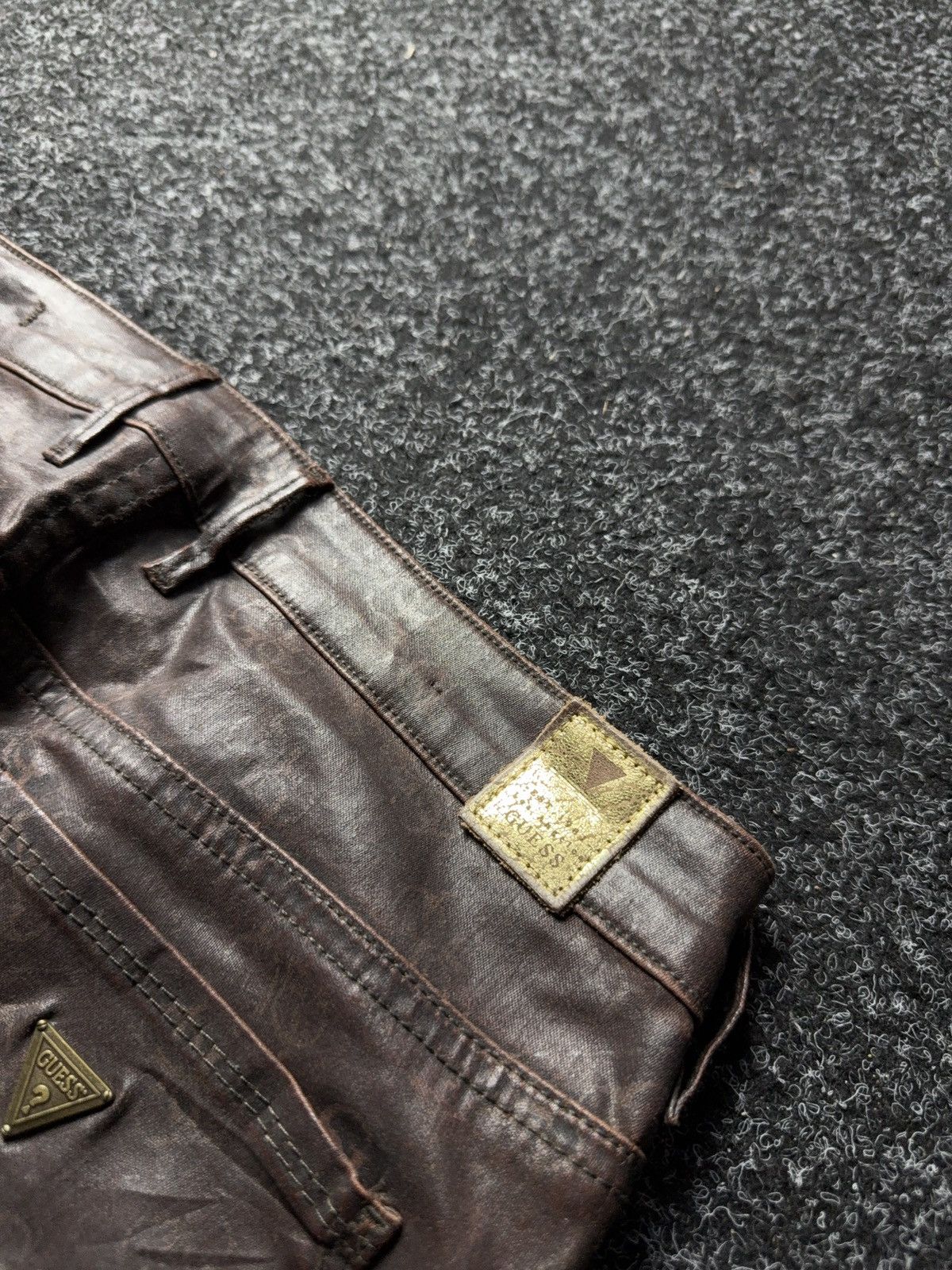 Guess Luxury 00s Guess Monogram Coated Jeans Brown Glossy Finish Size 27" / US 4 / IT 40 - 15 Thumbnail