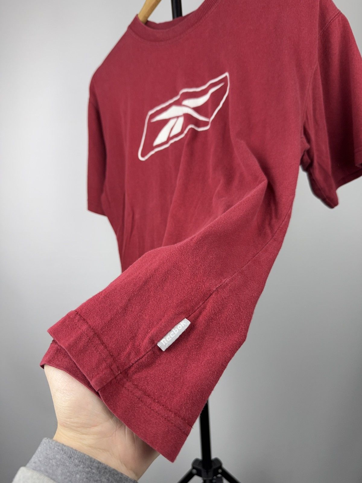 Reebok 00s Retro Vintage Reebok Classic Logo T-Shirt Burgundy Red Size US S / EU 44-46 / 1 - 3 Thumbnail