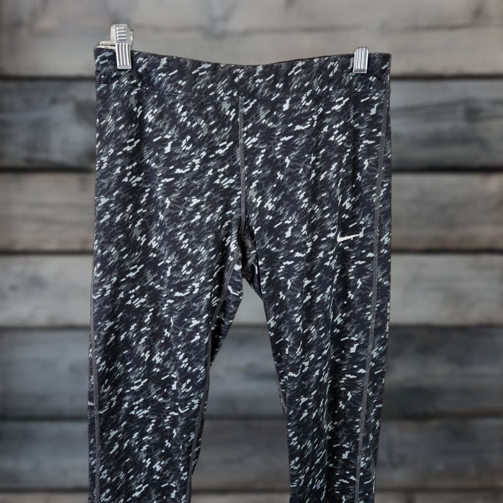 Nike Nike Dri-Fit Womens Cropped Leggings Sz Medium Black Gray Mid Rise Size 32" / US 10 / IT 46 - 1 Thumbnail