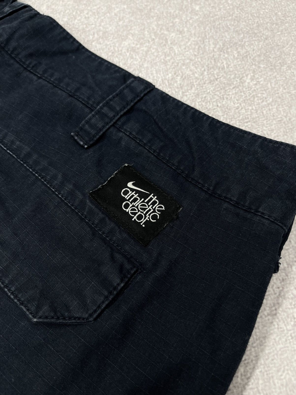 Nike Vintage Nike Cargo Shorts Navy Y2K Drill ACG TN Size US 34 / EU 50 - 6 Thumbnail