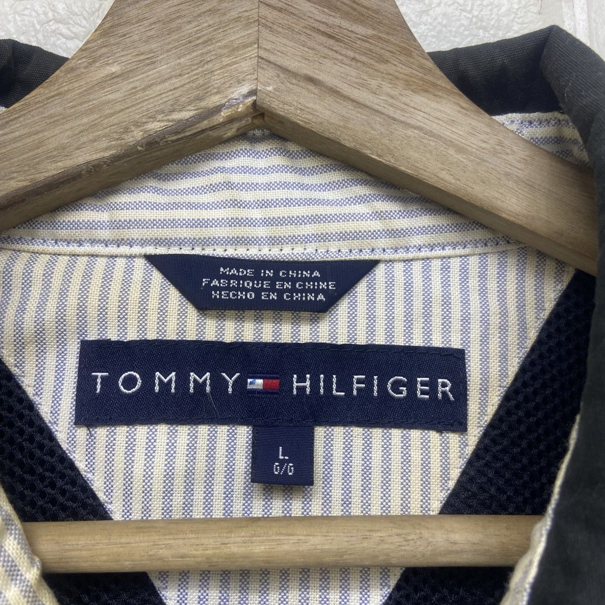 Tommy Hilfiger Vintage Tommy Hilfiger Light Jacket Size US M / EU 48-50 / 2 - 18 Thumbnail