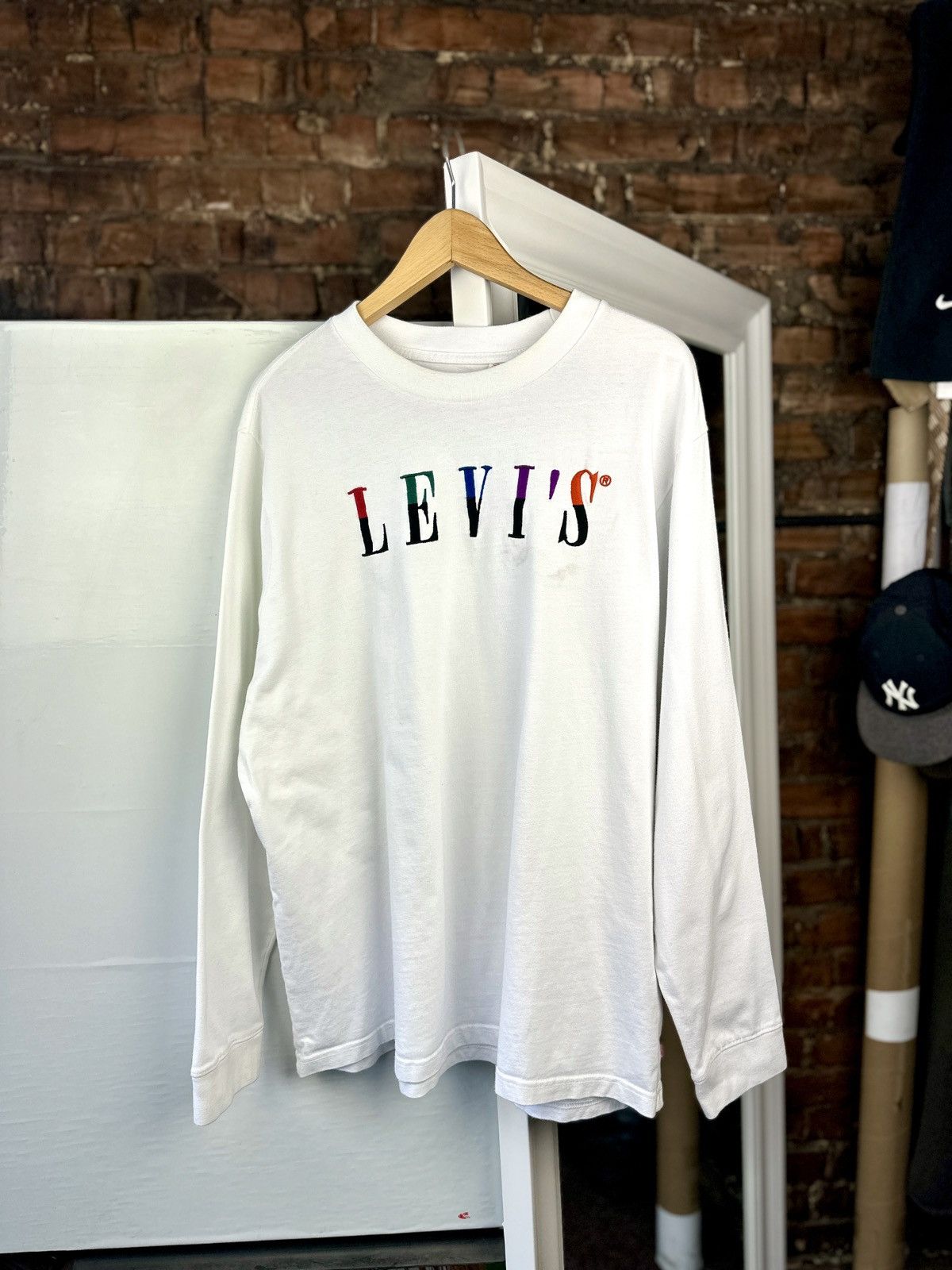 Levi's Men’s Long Sleeve Levi’s Big Logo White Size: XL Size US XL / EU 56 / 4 - 3 Thumbnail