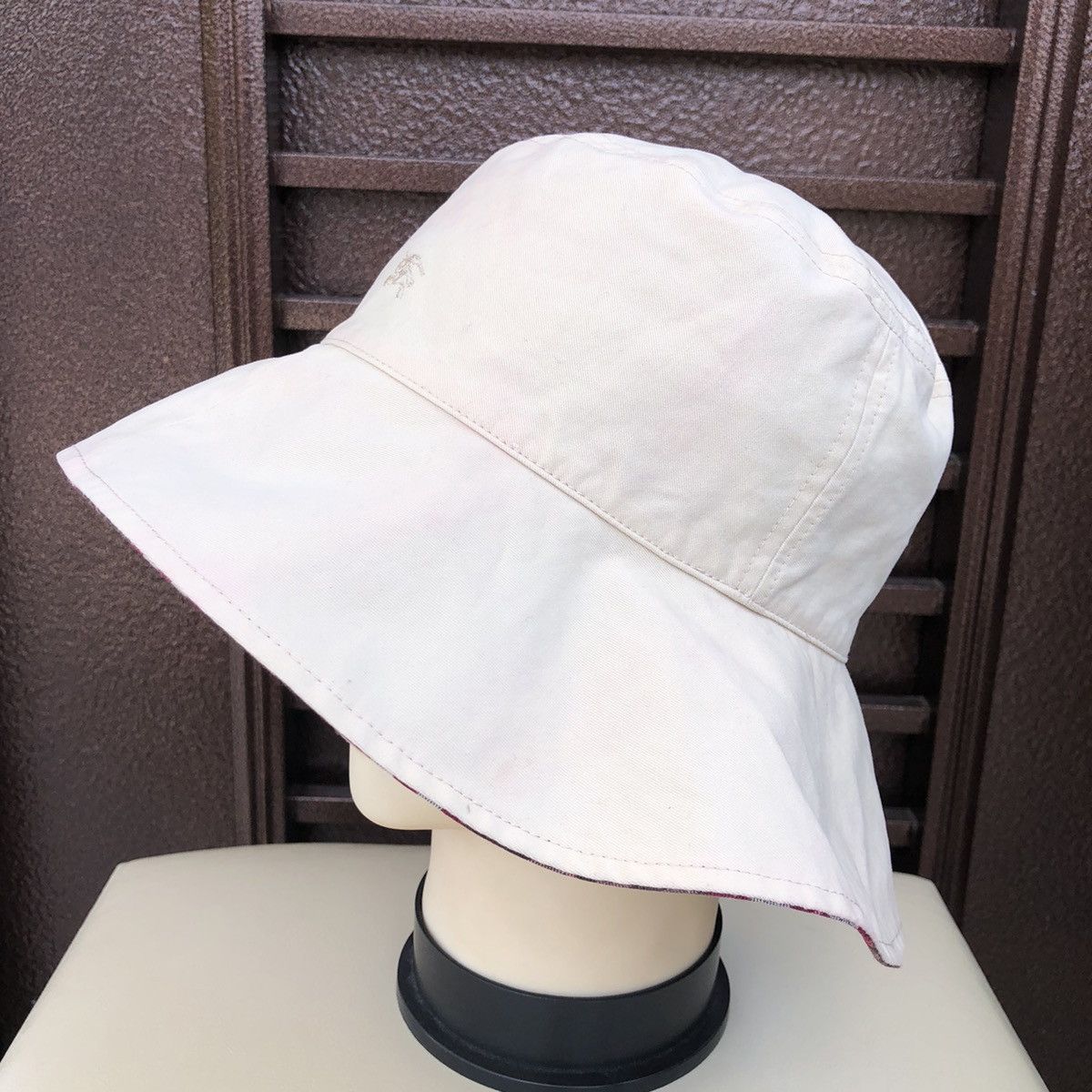 Burberry Authentic Burberry London Reversible Checked Bucket Hat Size ONE SIZE - 11 Thumbnail