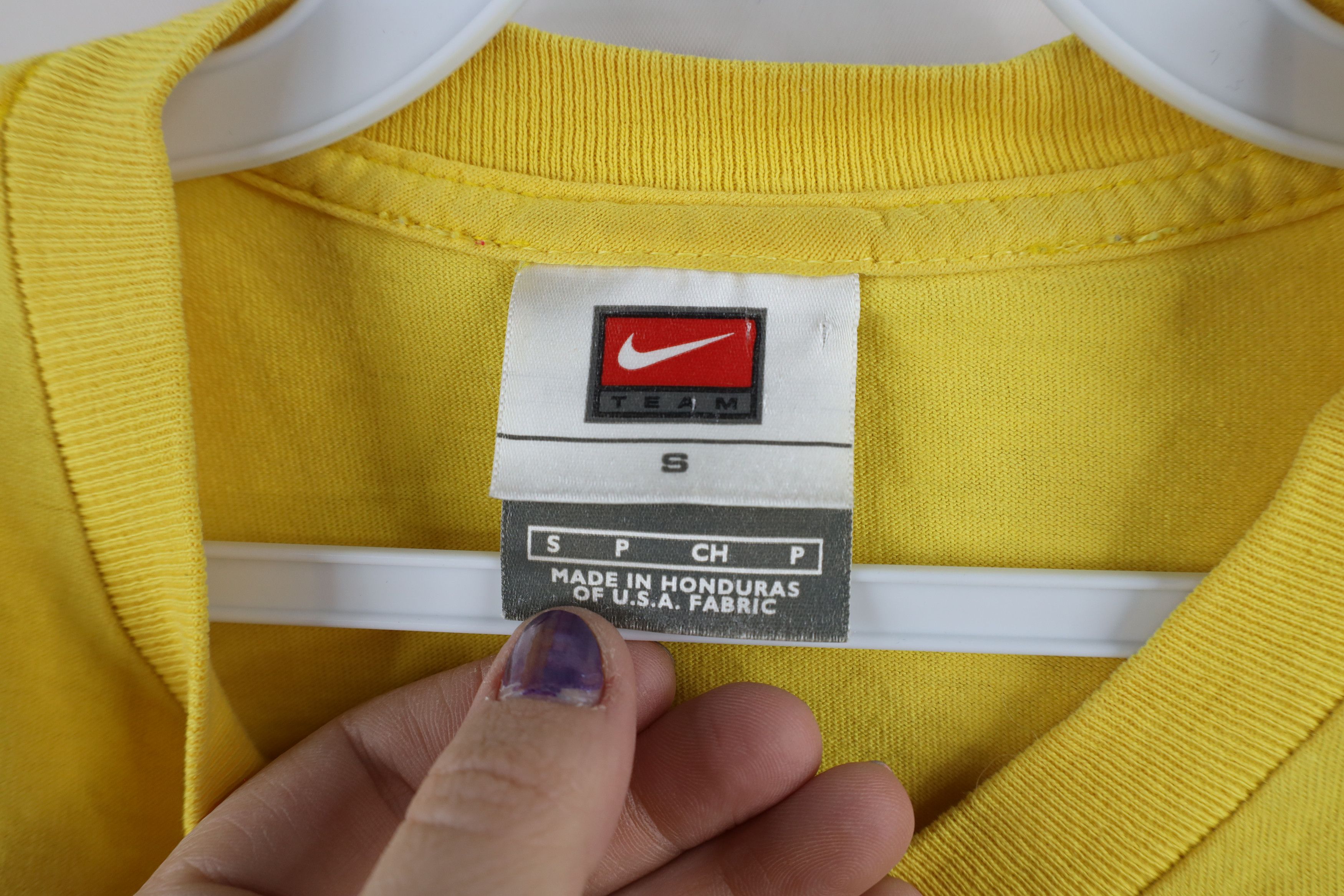 Nike × Vintage Vintage Nike University of Michigan Basketball T-Shirt Size US S / EU 44-46 / 1 - 8 Thumbnail