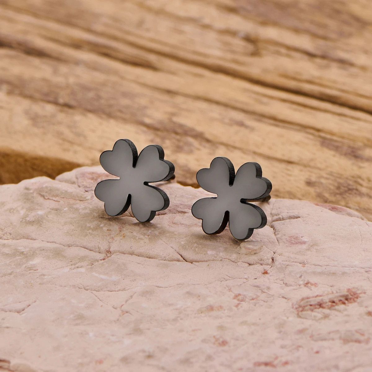 Jewelry Cover Leaf Mini Stud Earrings Charm Earring Gift Size ONE SIZE - 1 Preview