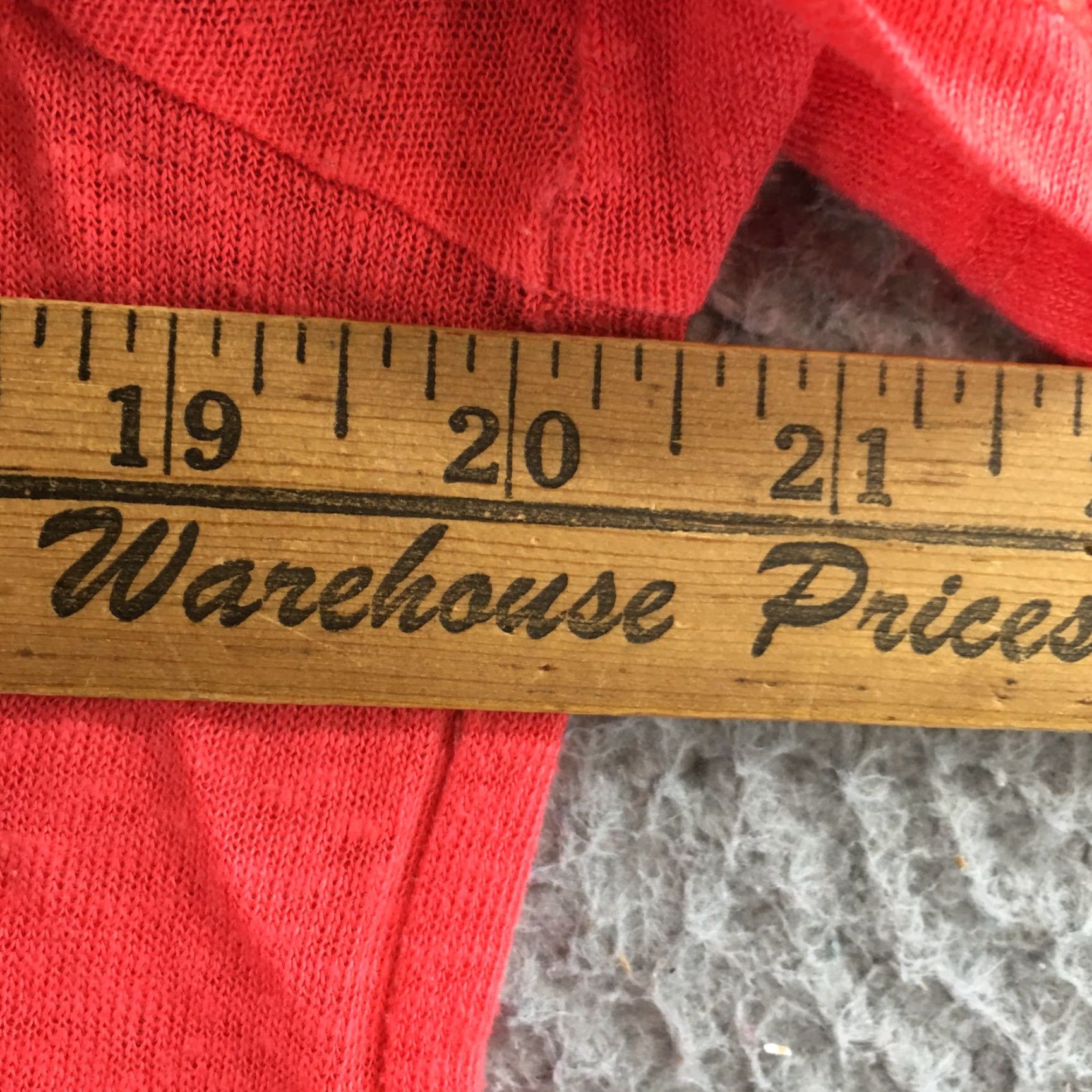 Banana Republic Banana Republic Tee T-Shirt Womens L Red Linen Short Sleeve V-Neck Pullover Size L / US 10 / IT 46 - 4 Thumbnail
