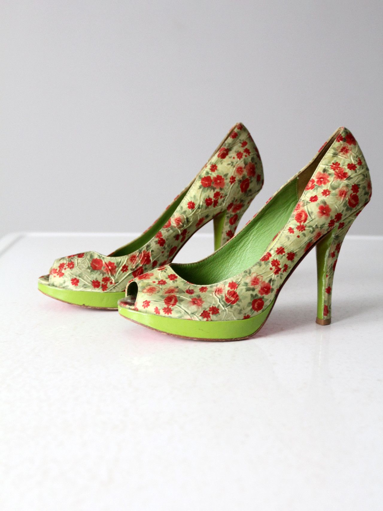Betsey Johnson green floral pumps