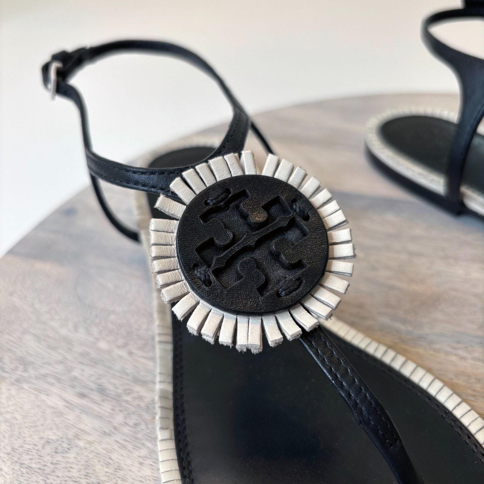Tory Burch Tory Burch Miller Thong Black White Leather Sandals Size 7M Size US 7 / IT 37 - 4 Thumbnail