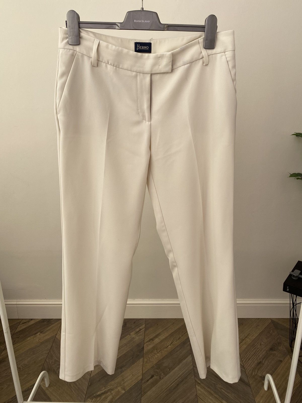 Herno Vintage Herno Beige Tailored Trousers Elegant Pants Size US 34 / EU 50 - 1 Thumbnail