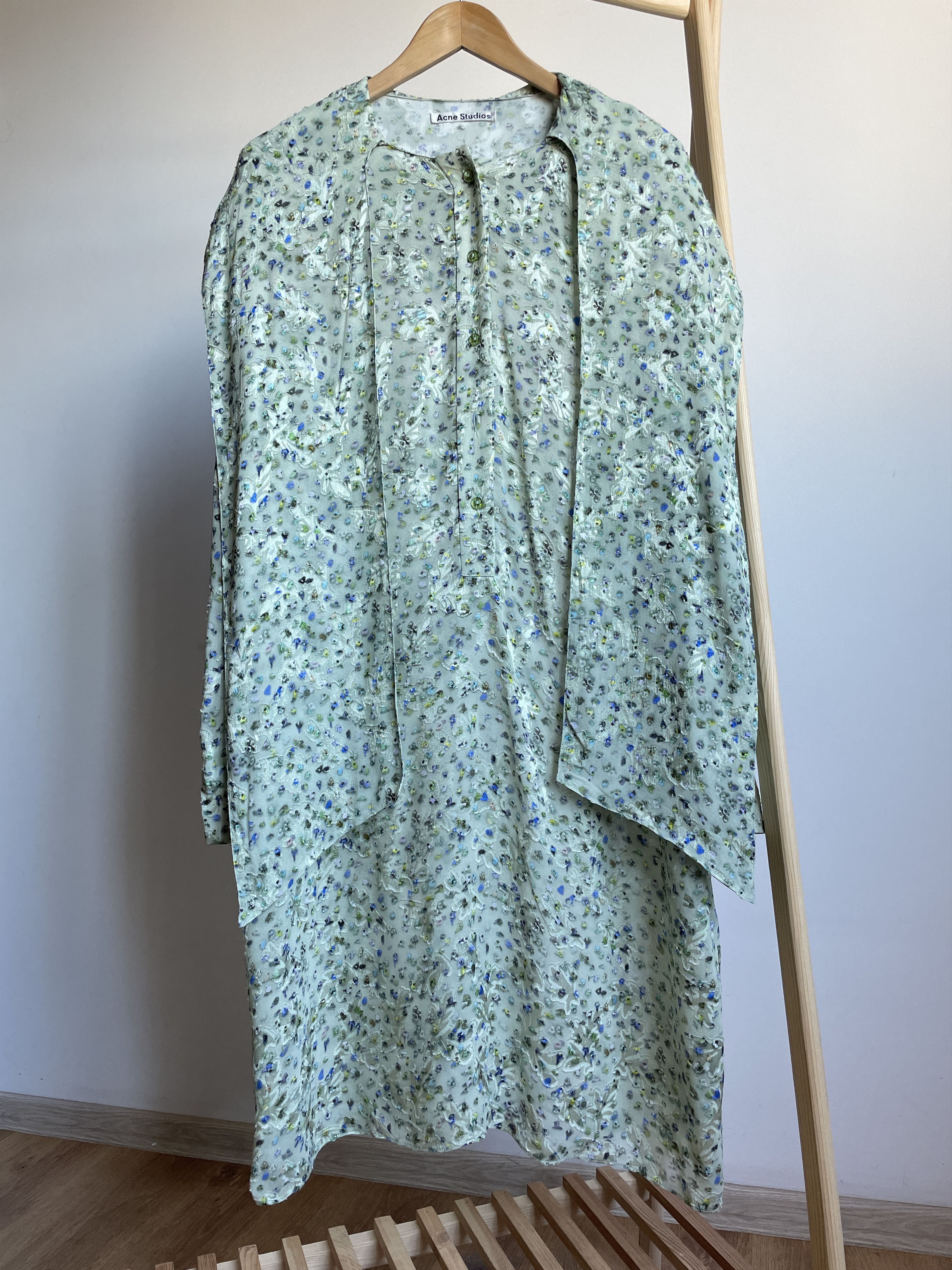 Acne Studios Acne Studios Crowd-Print Floral Scarf Neck VIscose Dress Size XS / US 0-2 / IT 36-38 - 1 Thumbnail