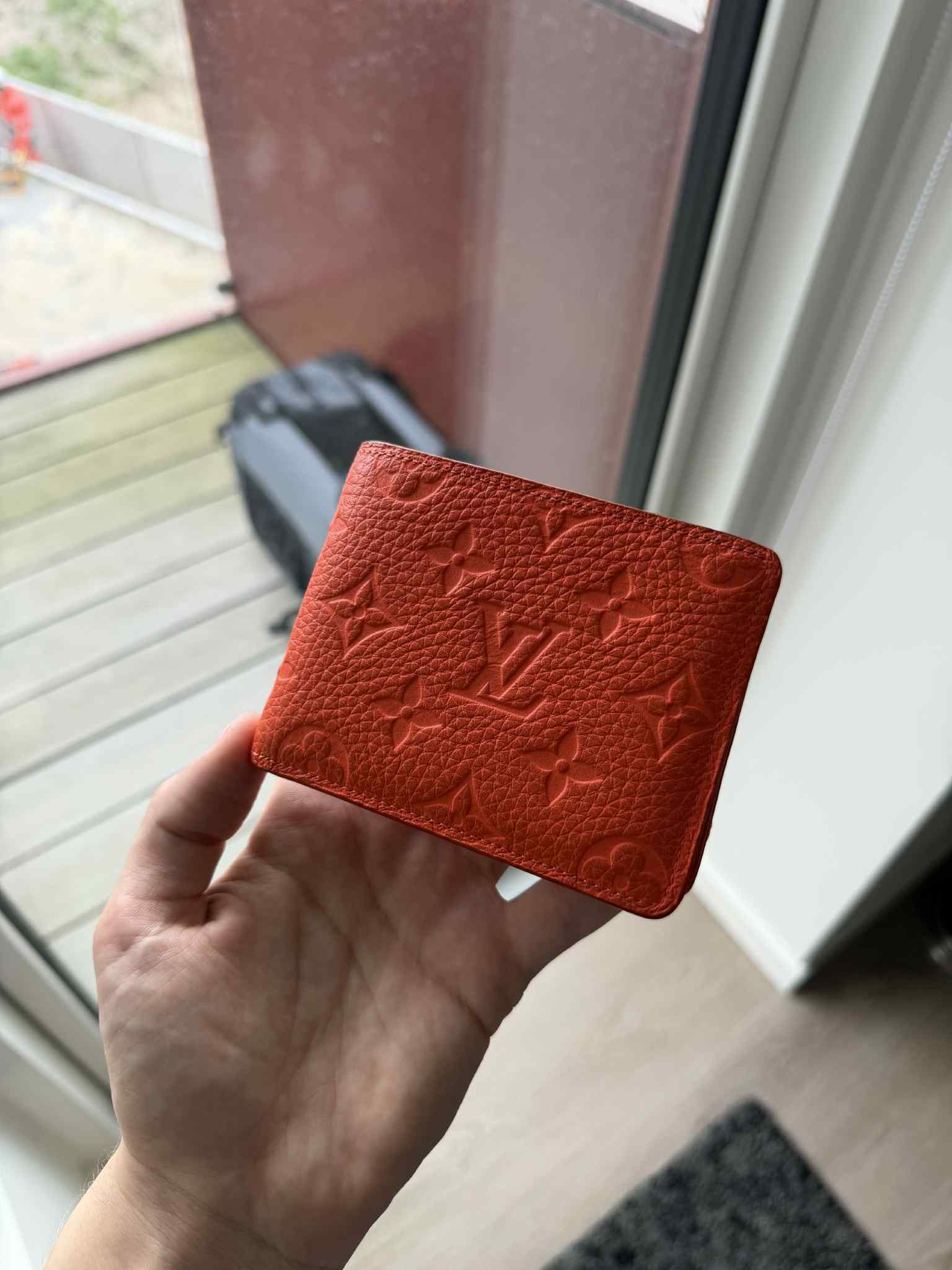 Louis Vuitton Louis Vuitton Slender Wallet Size ONE SIZE - 1 Thumbnail