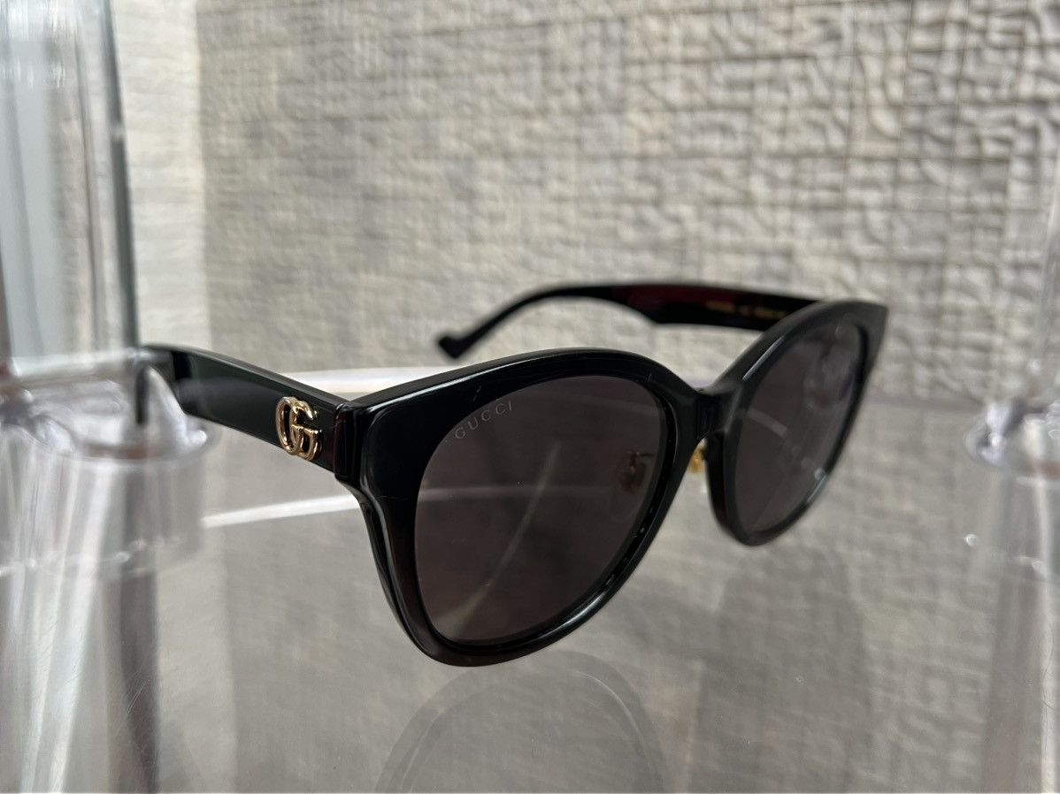 Gucci Gucci Oversized Black Logo Sunglasses Unisex Size ONE SIZE - 3 Thumbnail