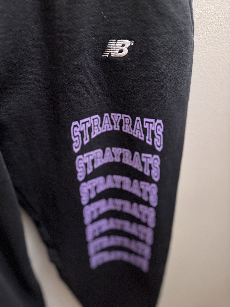 New Balance × Stray Rats NEW BALANCE X STRAY RAYS JOKER SWEATPANTS Size US 34 / EU 50 - 4 Thumbnail