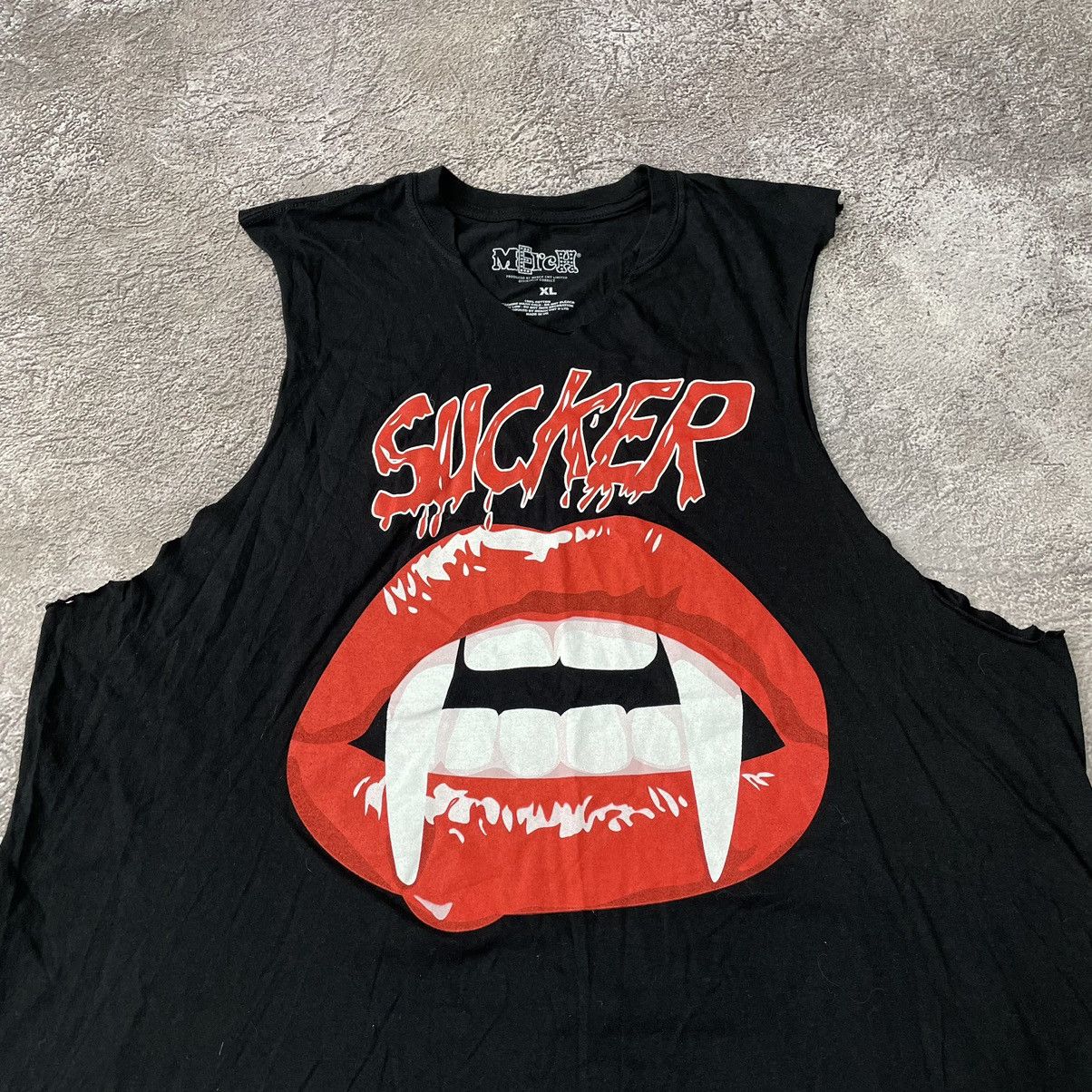 Vintage Vintage Y2K ADULT “ VAMP SUCKER LIPS BLOOD “ HORROR TANK TOP Size US XL / EU 56 / 4 - 4 Thumbnail