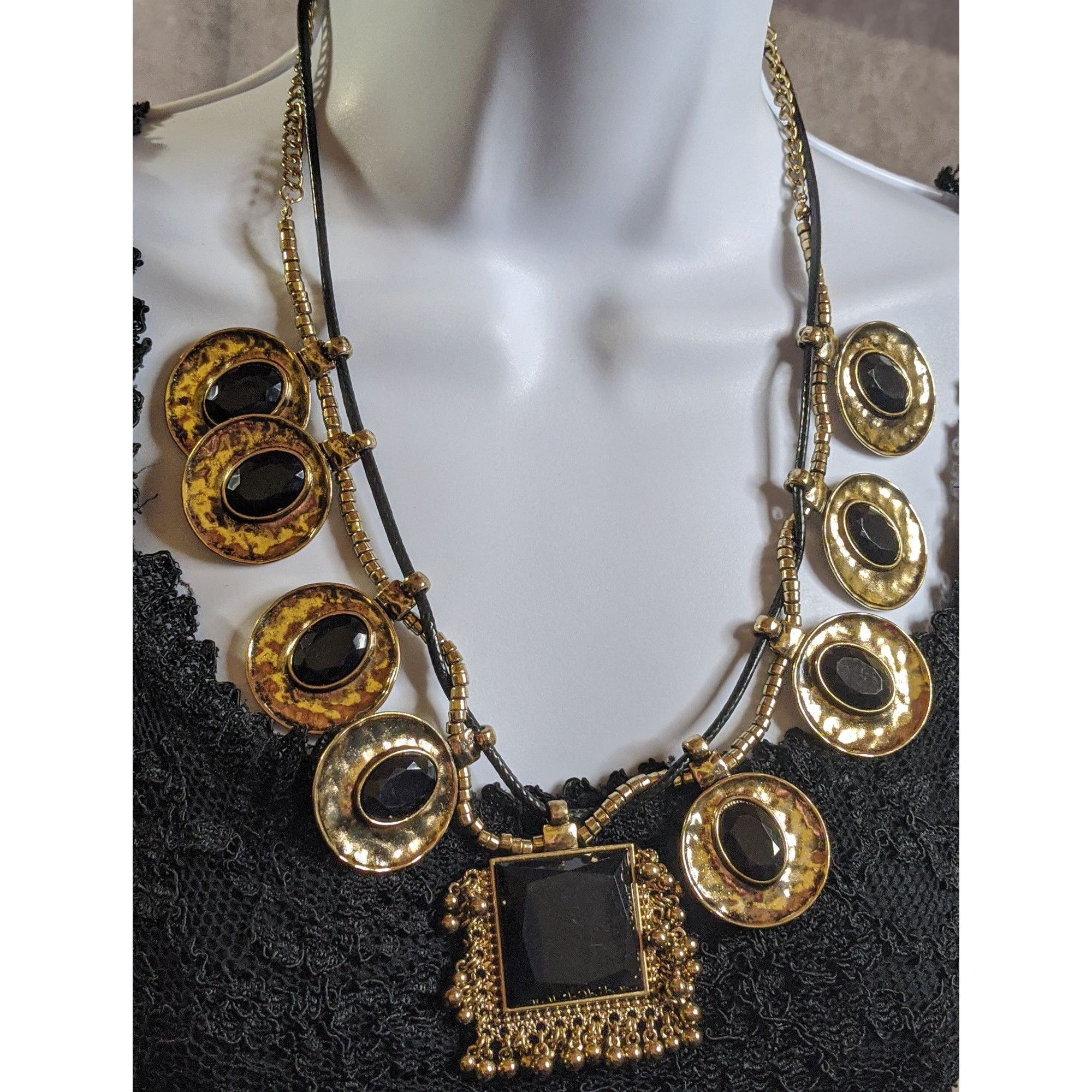 Other Chunky Brutalist Geometric Statement Necklace With Metallic Size ONE SIZE - 4 Thumbnail