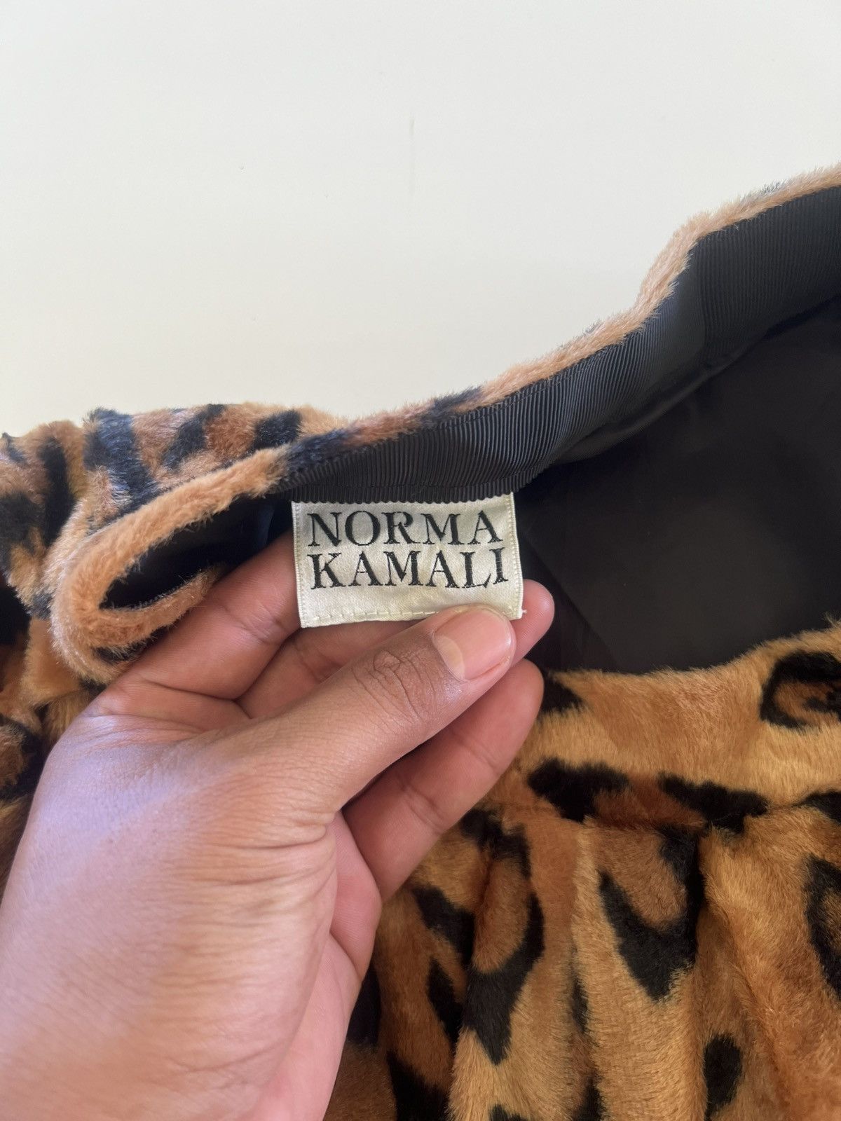 Norma Kamali Norma Kamali Midi Skirt Leopard Waist 24" Size 24" / US 00 / IT 34 - 5 Thumbnail
