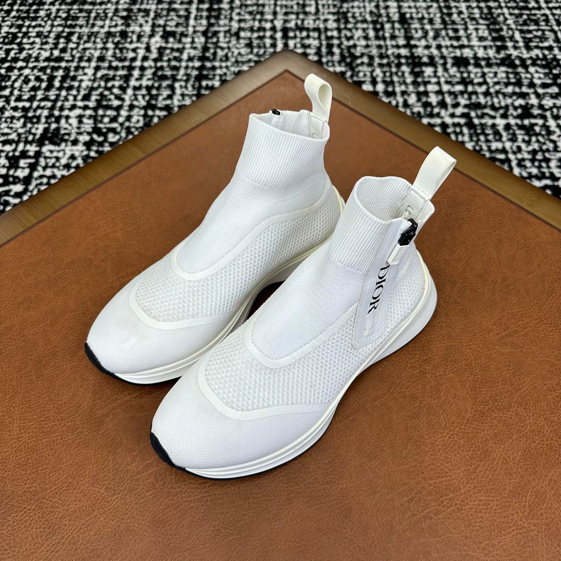 Dior Dior Casual White Hitop Sneakers it_37 Women Size US 7 / IT 37 - 1 Thumbnail