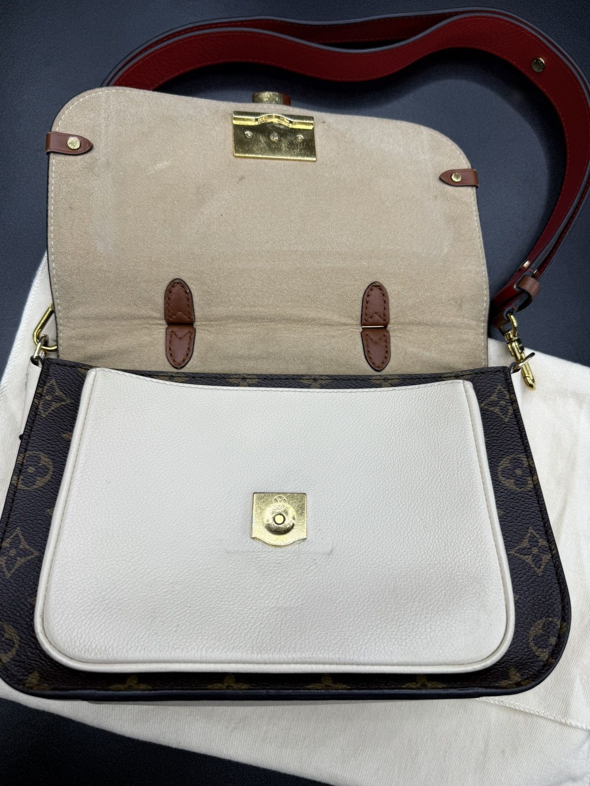 Louis Vuitton AUTHENTIC Louis Vuitton Vaugirard Handbag Brown Monogram Size ONE SIZE - 15 Thumbnail
