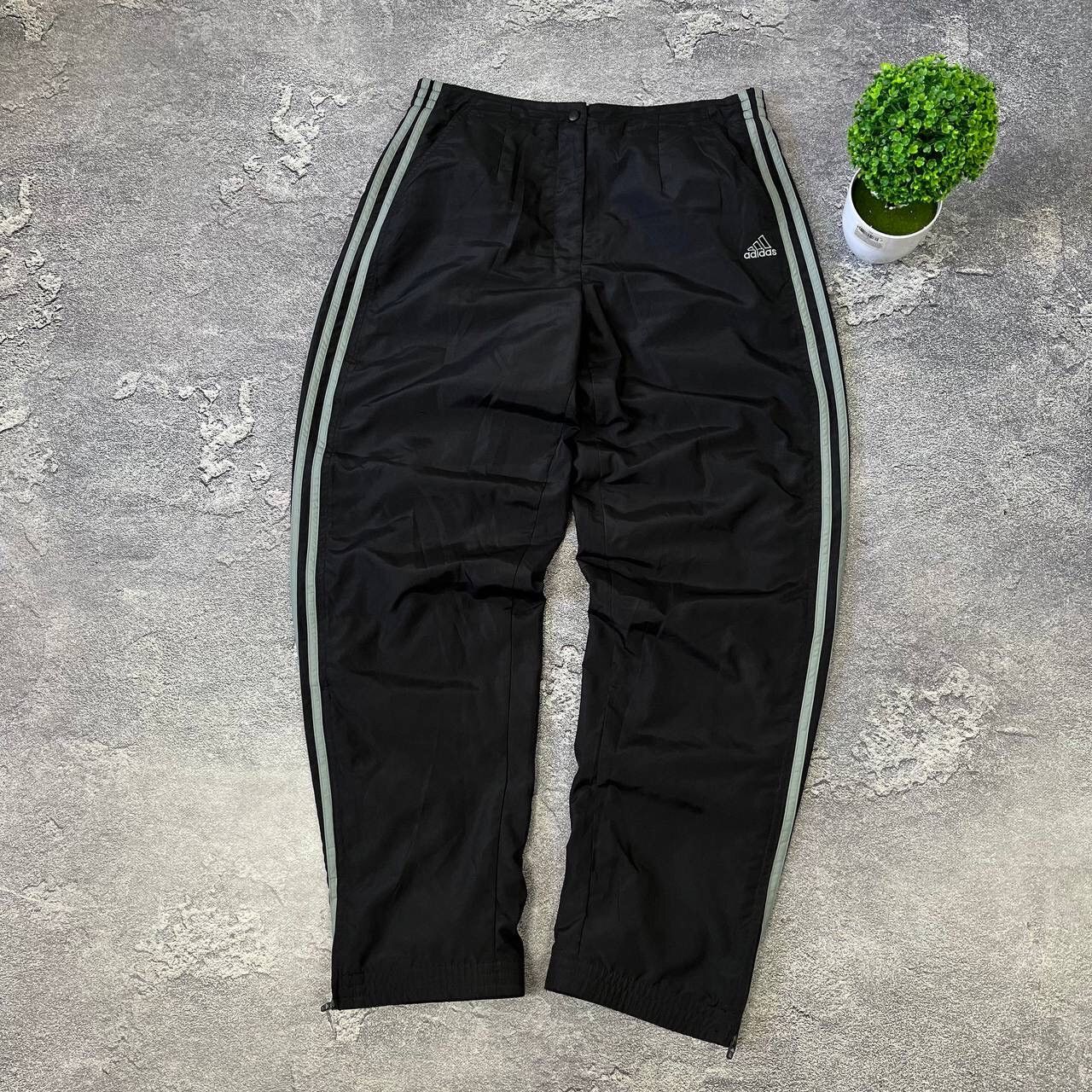 Adidas Vintage 90s Adidas Nylon Windbreaker Track Pants Men's Size US 35 - 19 Thumbnail