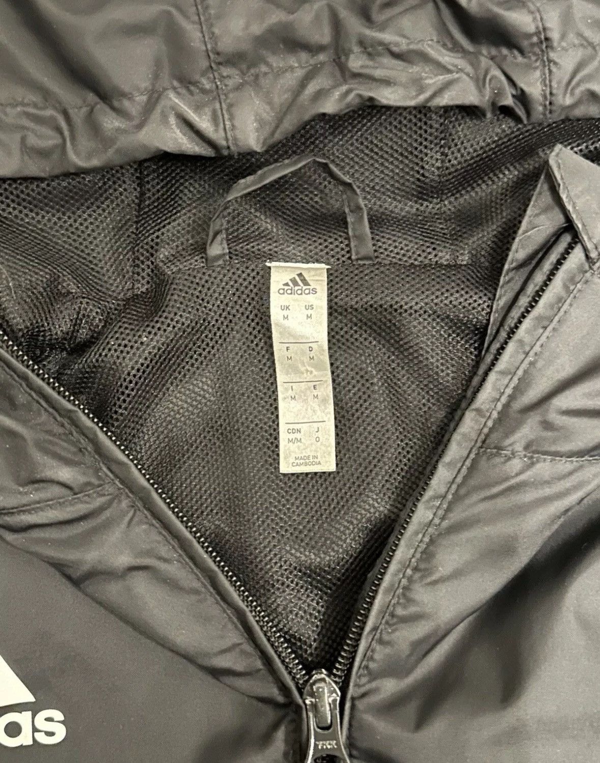 Adidas Oversized adidas windbreaker - size M Size US M / EU 48-50 / 2 - 3 Thumbnail