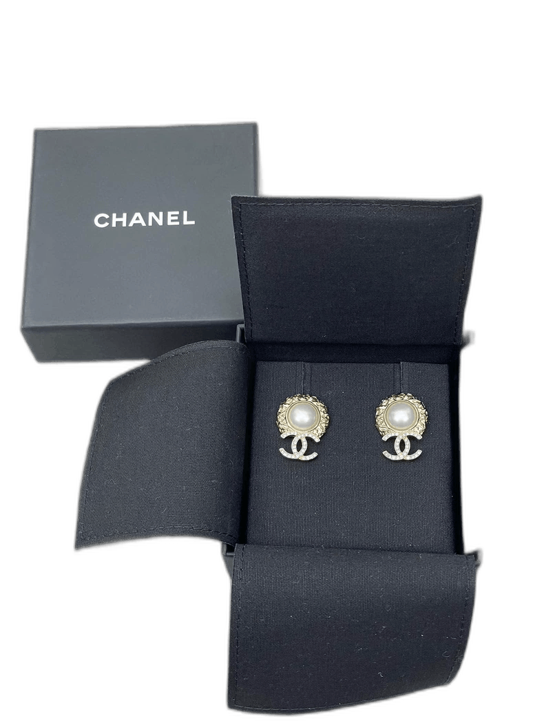 Chanel Chanel Pearl CC Logo Earrings Size ONE SIZE - 1 Thumbnail