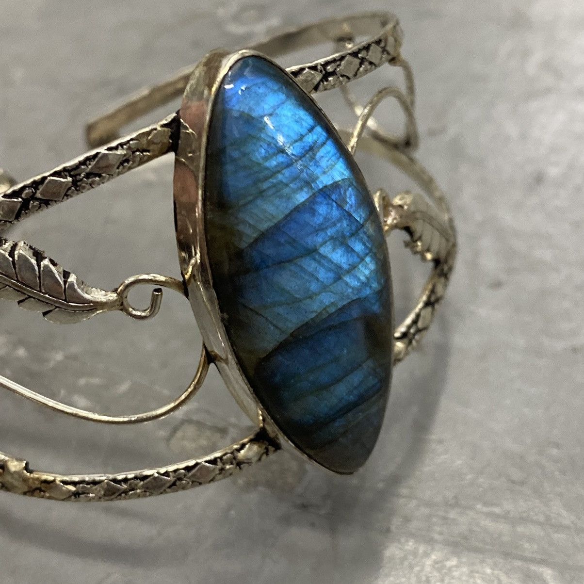 Kapital × Vintage Vtg 60s 70s Blue Labradorite Sterling Silver Gothic Cuff Size ONE SIZE - 4 Thumbnail