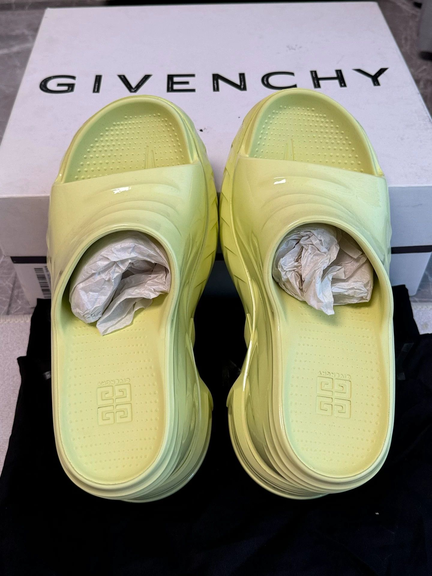 Gucci Givenchy Marshmallow rubber slide Mint Avocado Green Size US 7.5 / IT 37.5 - 7 Thumbnail