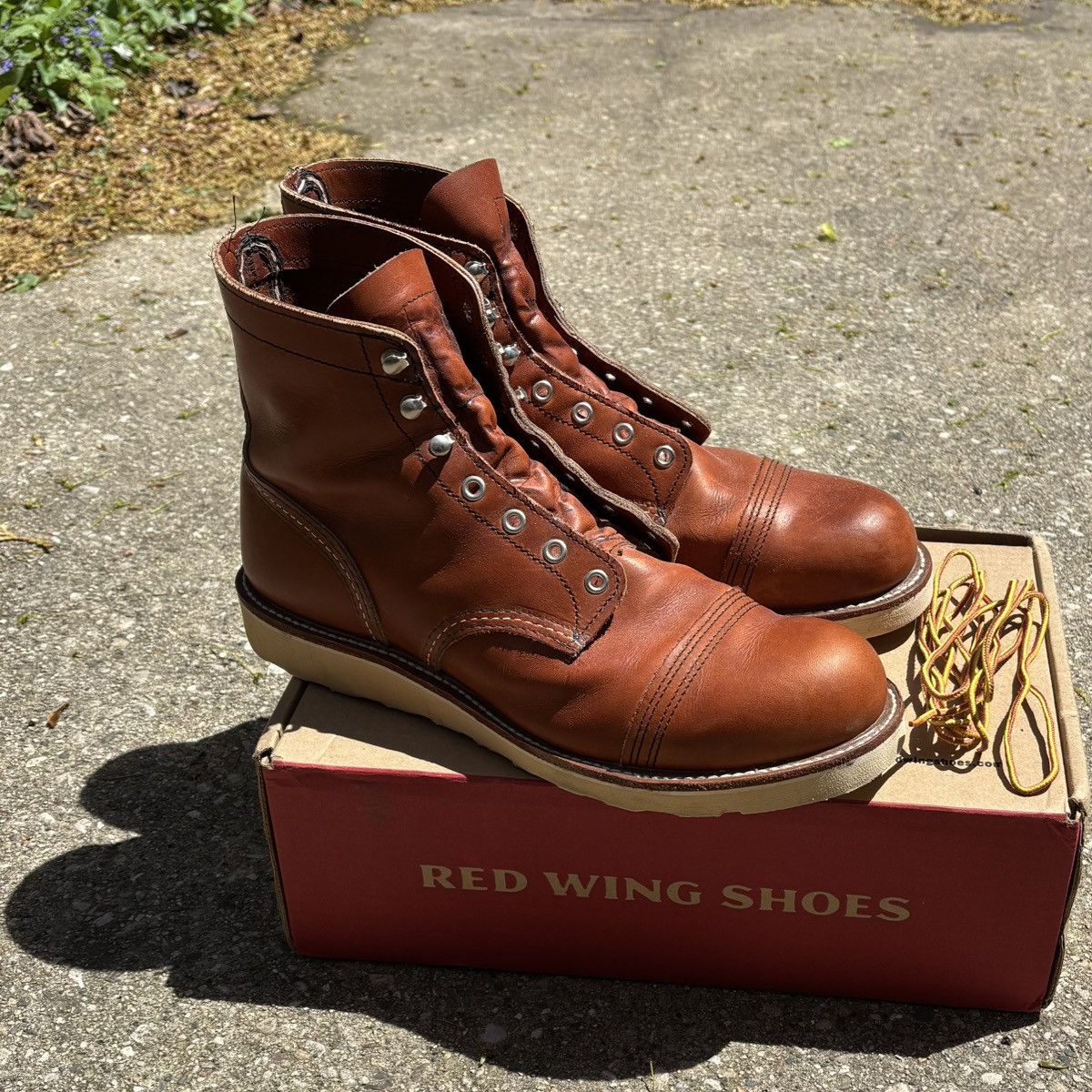 Red Wing Red Wing Iron Ranger Traction Tread (Oro) Size US 11 / EU 44 - 1 Thumbnail