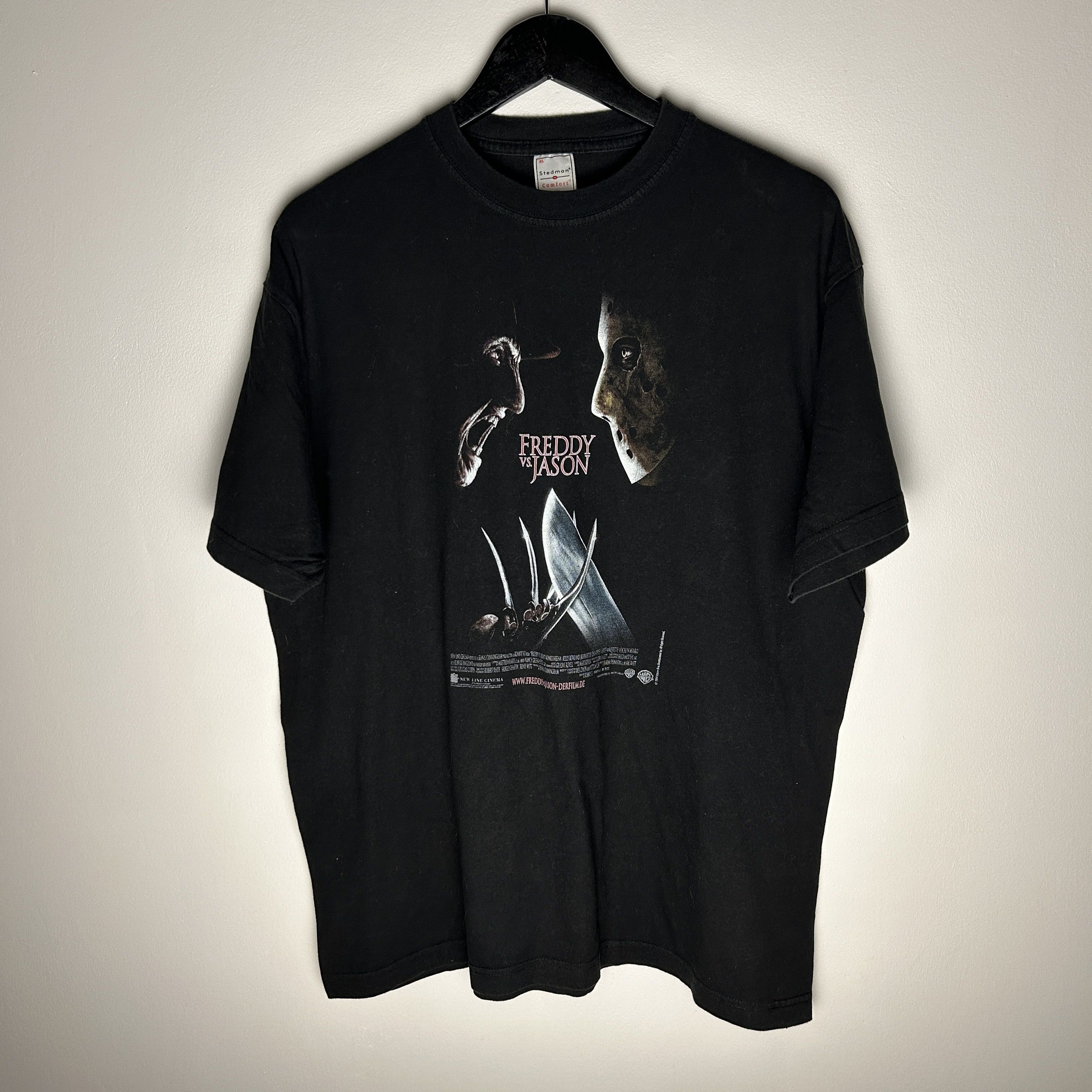 Vintage Vintage Freddy vs. Jason 2003 Horror T-shirt Size US XL / EU 56 / 4 - 1 Thumbnail