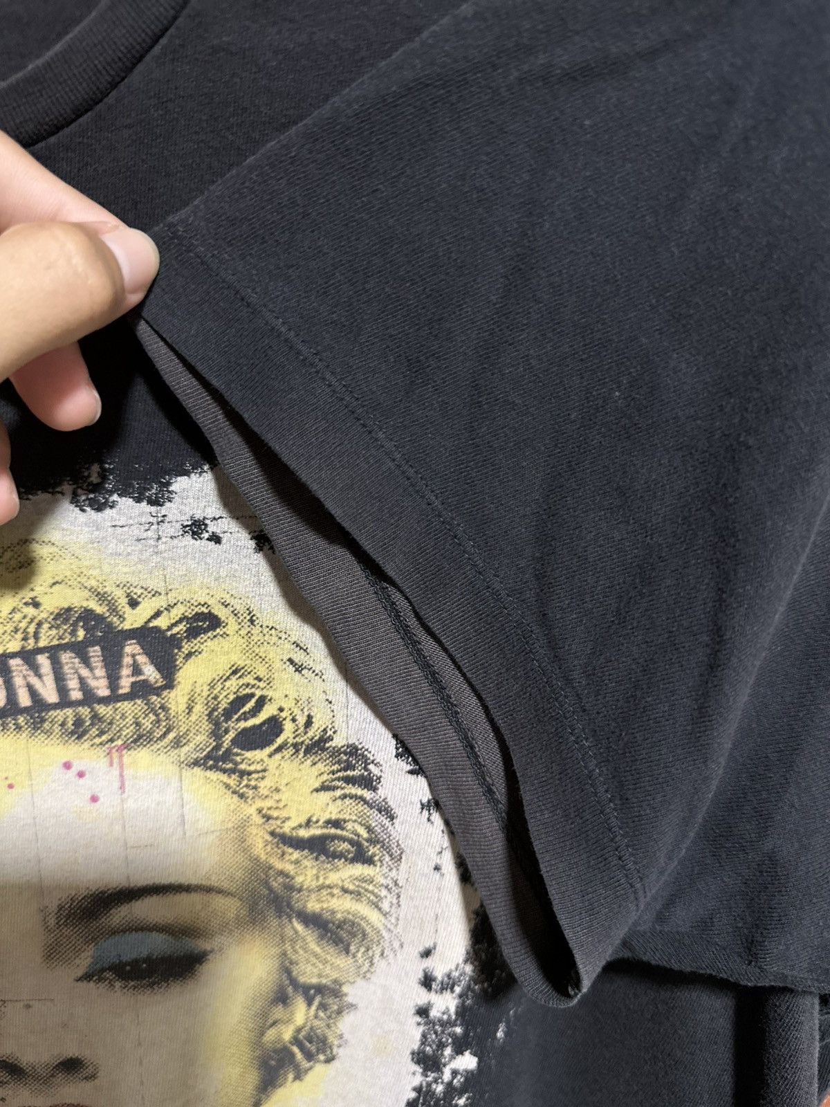 Japanese Brand × Uniqlo Uniqlo X Madonna Sun Faded Boxy Tee Size US XXL / EU 58 / 5 - 2 Thumbnail