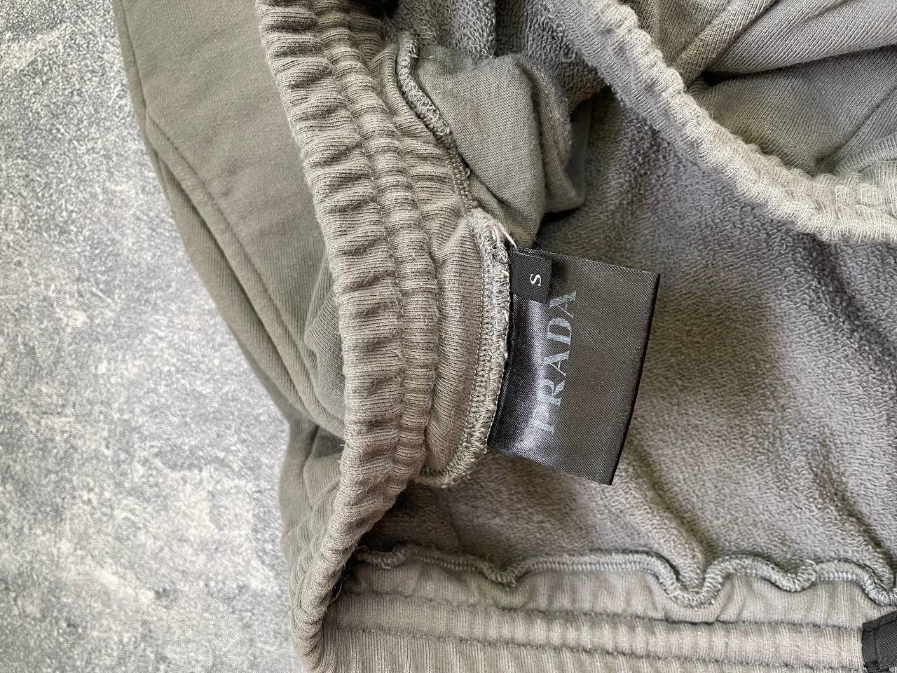 Prada Prada Sweatpants Joggers Red Tap Size US 30 / EU 46 - 7 Thumbnail
