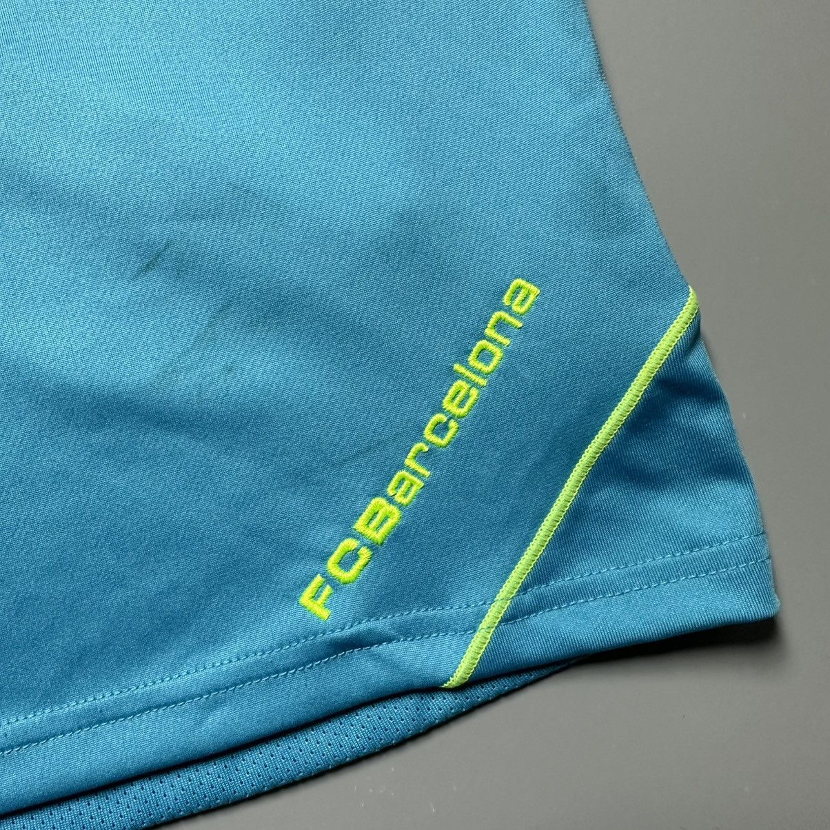 Nike BARCELONA NIKE 2007/2008 FOOTBALL SOCCER TRAINING JERSEY Size US L / EU 52-54 / 3 - 4 Thumbnail