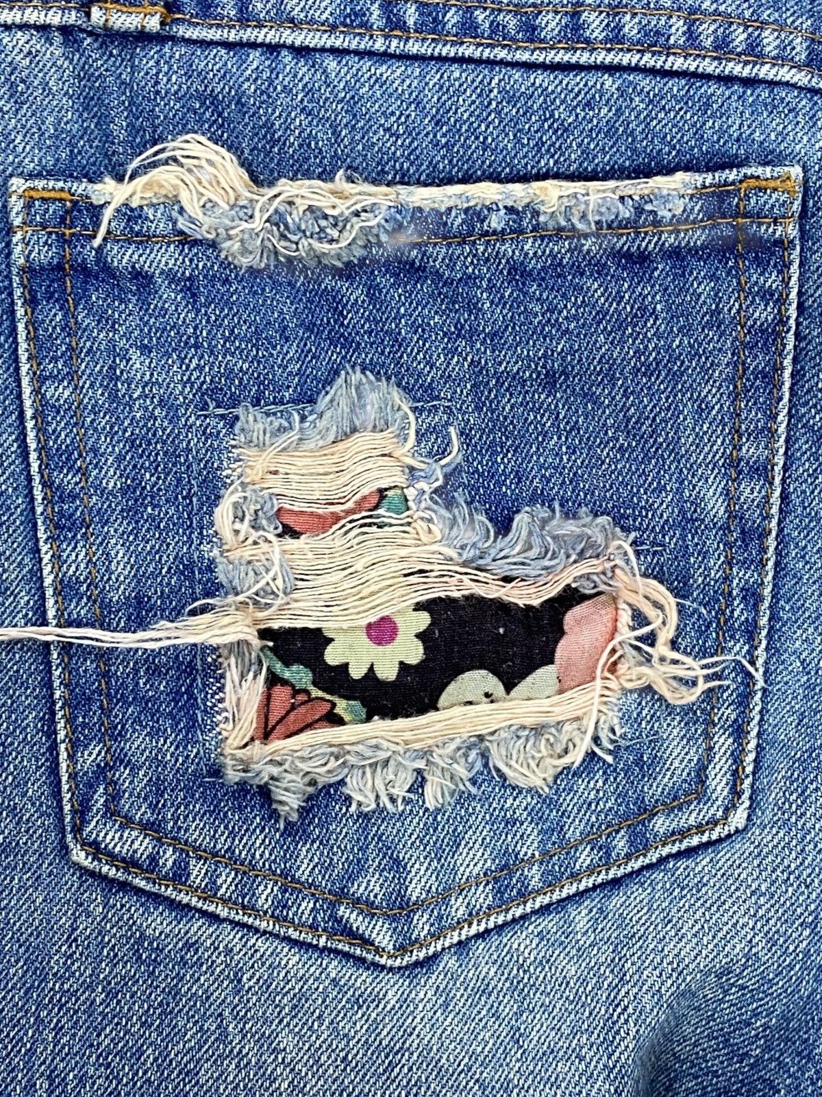 Japanese Brand Japanese Brand Distressed Style Flower Patch Skinny Jeans Size US 28 / EU 44 - 10 Thumbnail