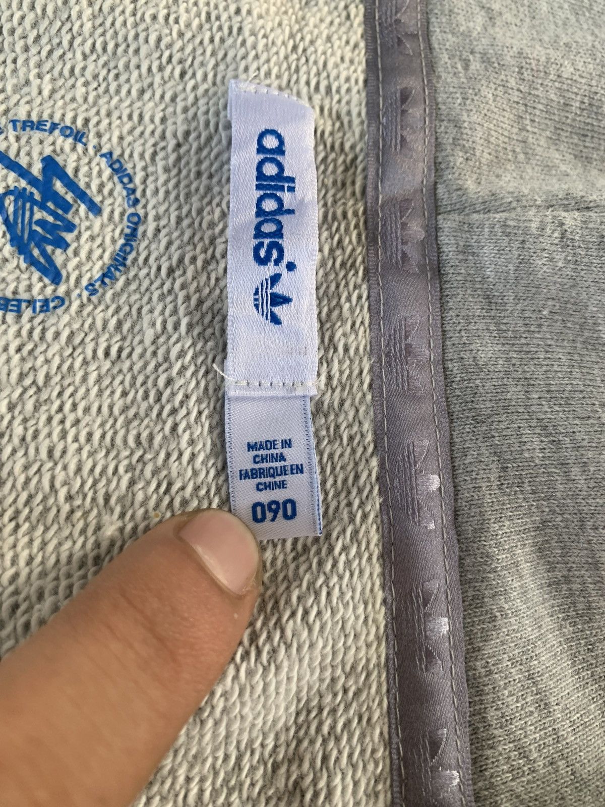 Adidas SLEEVLES VINTAGE ADIDDAS DISTRESSED HOODIE Size US M / EU 48-50 / 2 - 10 Thumbnail
