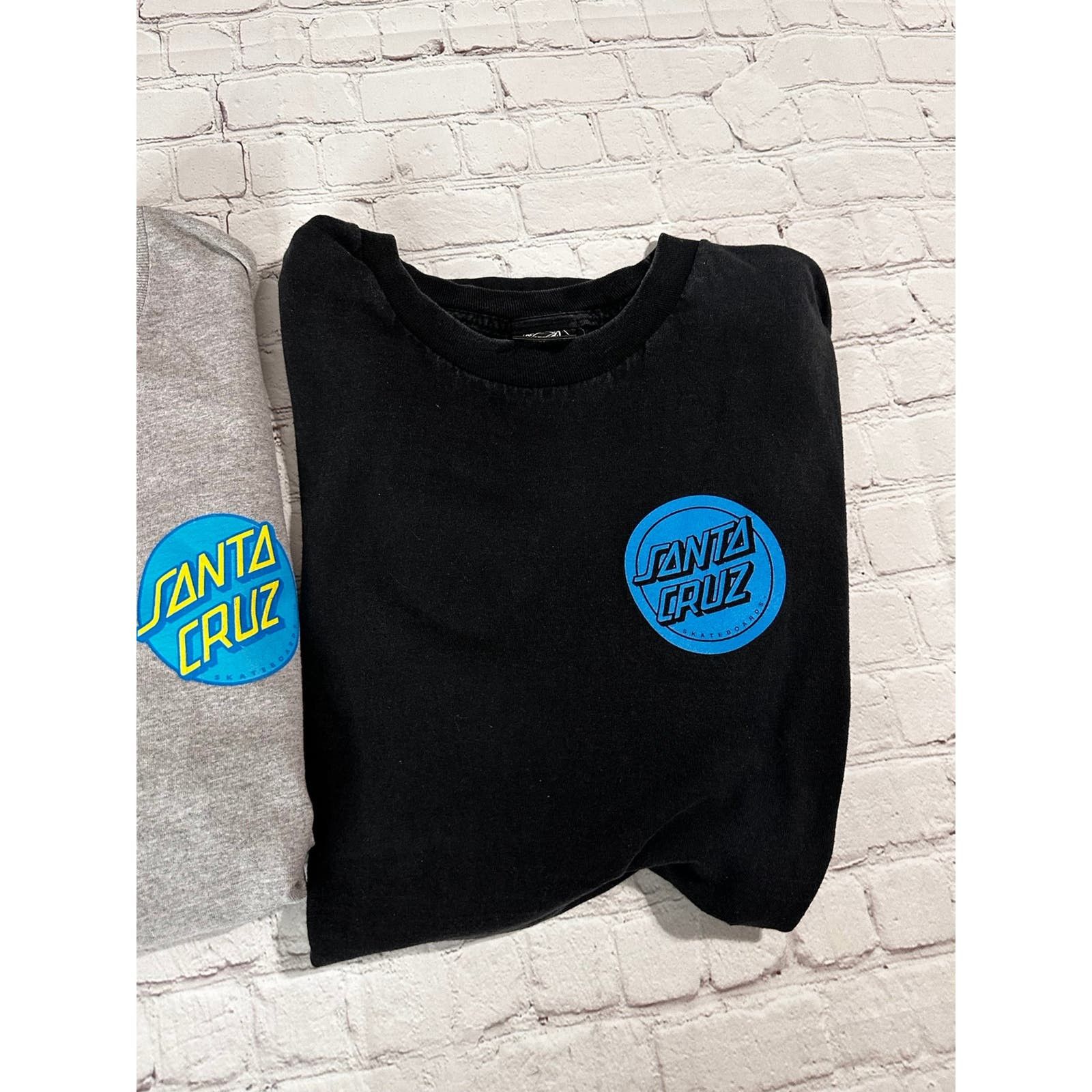 Santa Cruz Skateboards Santa Cruz tee shirts Size US XL / EU 56 / 4 - 3 Thumbnail