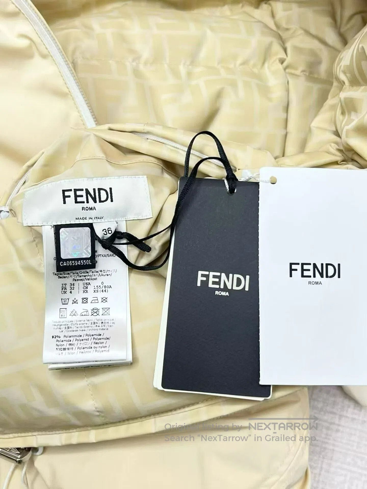 Fendi Fendi Double-Sided Logo Hooded Down Jacket. Size XS / US 0-2 / IT 36-38 - 4 Thumbnail