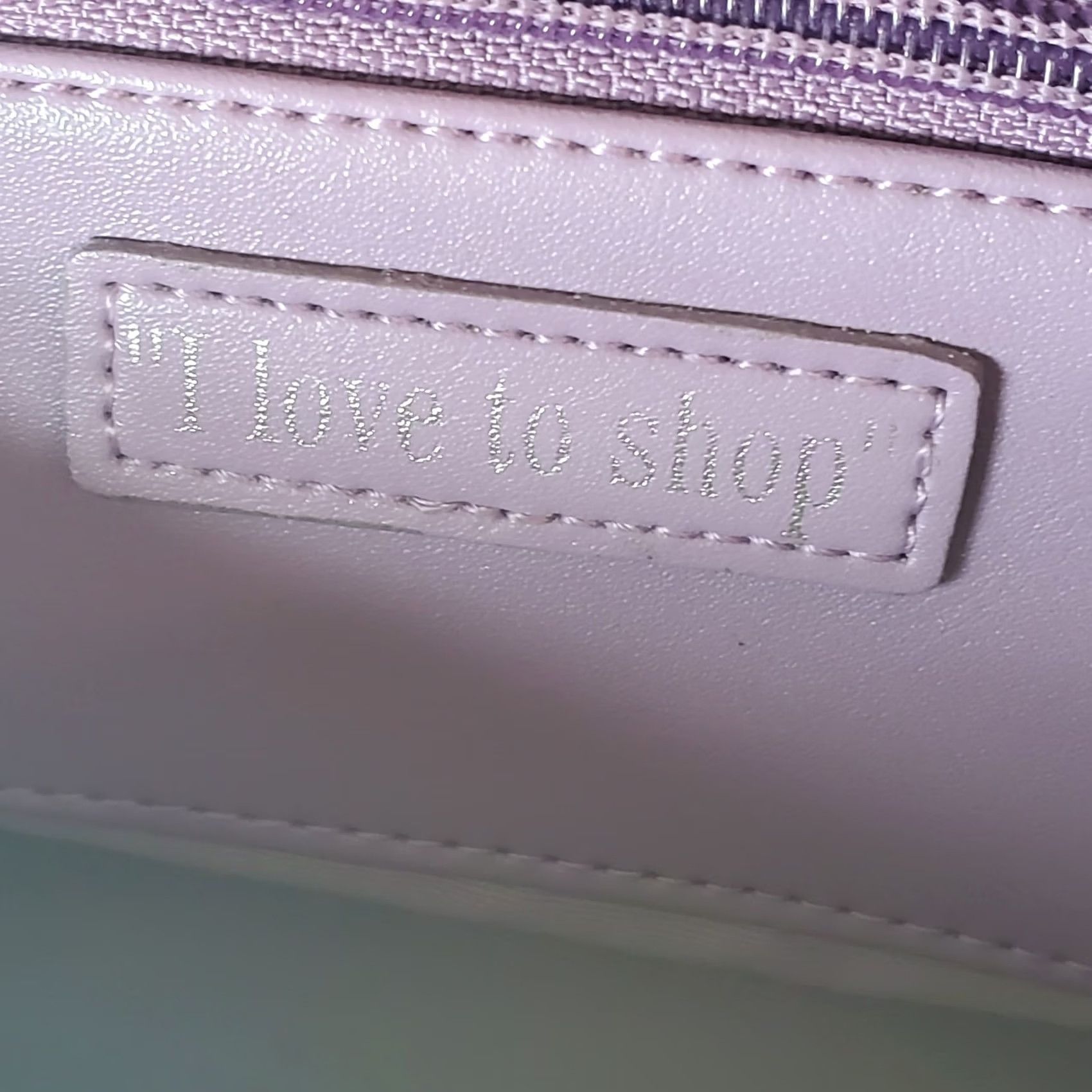Vintage Item Specifications: Wallet Length: 12 in Size ONE SIZE - 8 Thumbnail