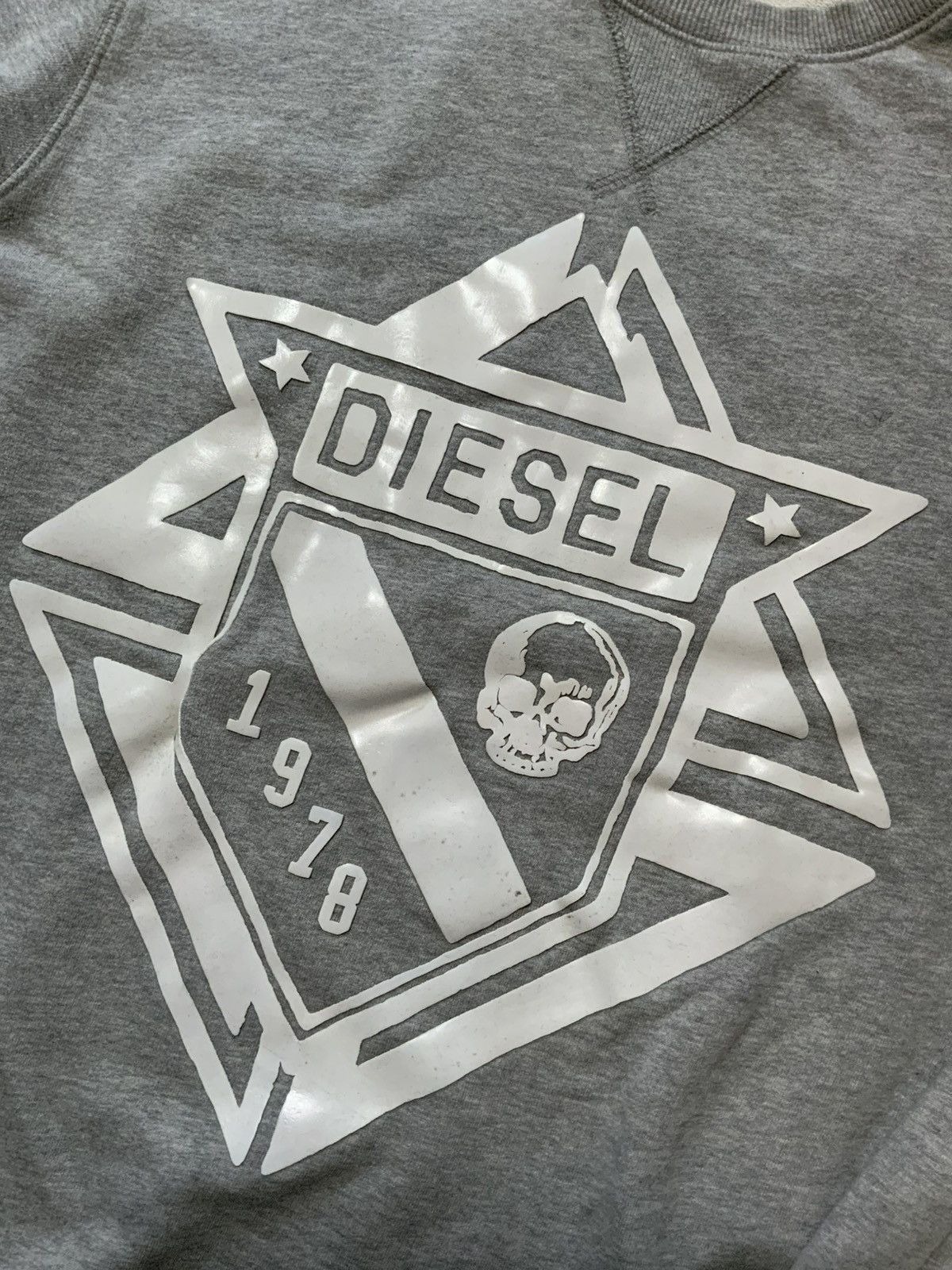 Diesel Diesel Gray Skull Crest Shield Graphic Crewneck Sweatshirt Size US L / EU 52-54 / 3 - 3 Thumbnail