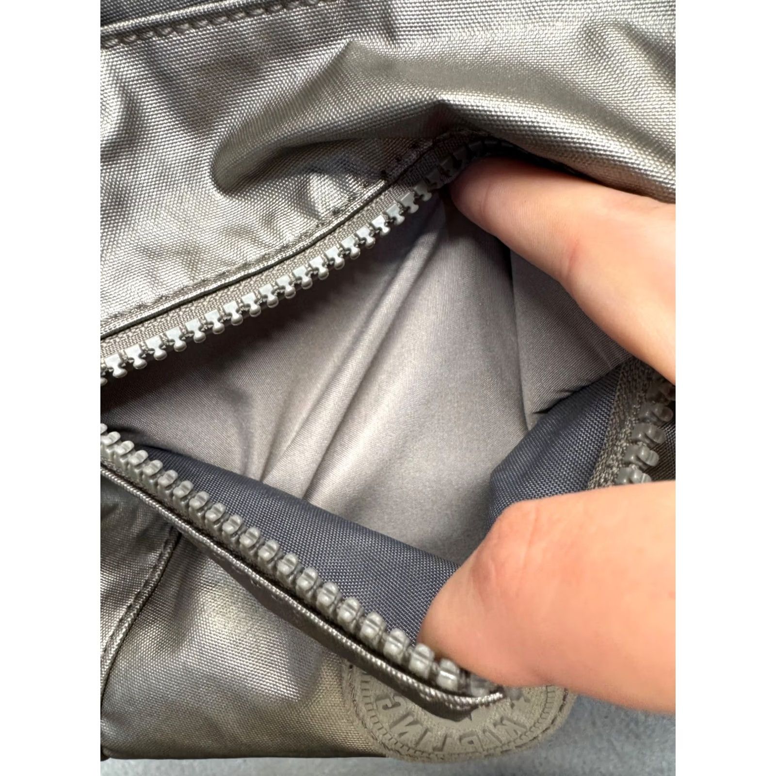 Vintage Kipling Crossbody Bag Metallic Gray Adjustable Zip 9840 Women Medium Nylon Size ONE SIZE - 4 Thumbnail