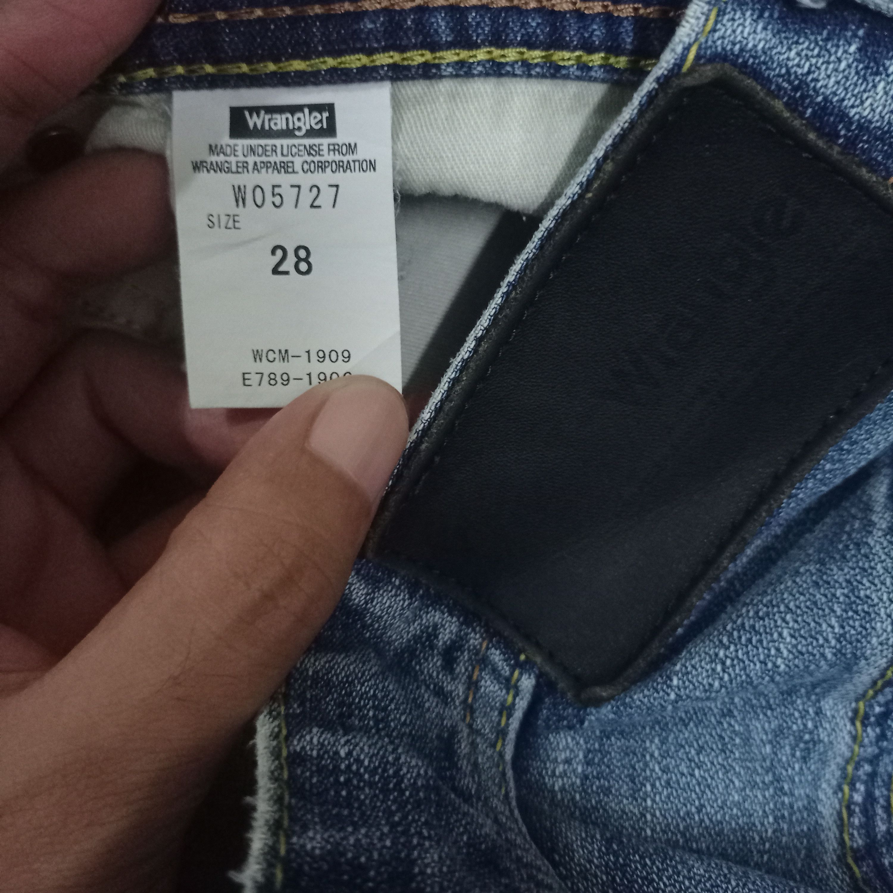 Wrangler Vintage Wrangler Blue Wash Distressed Flare Jeans 30x32 Size US 30 / EU 46 - 10 Thumbnail