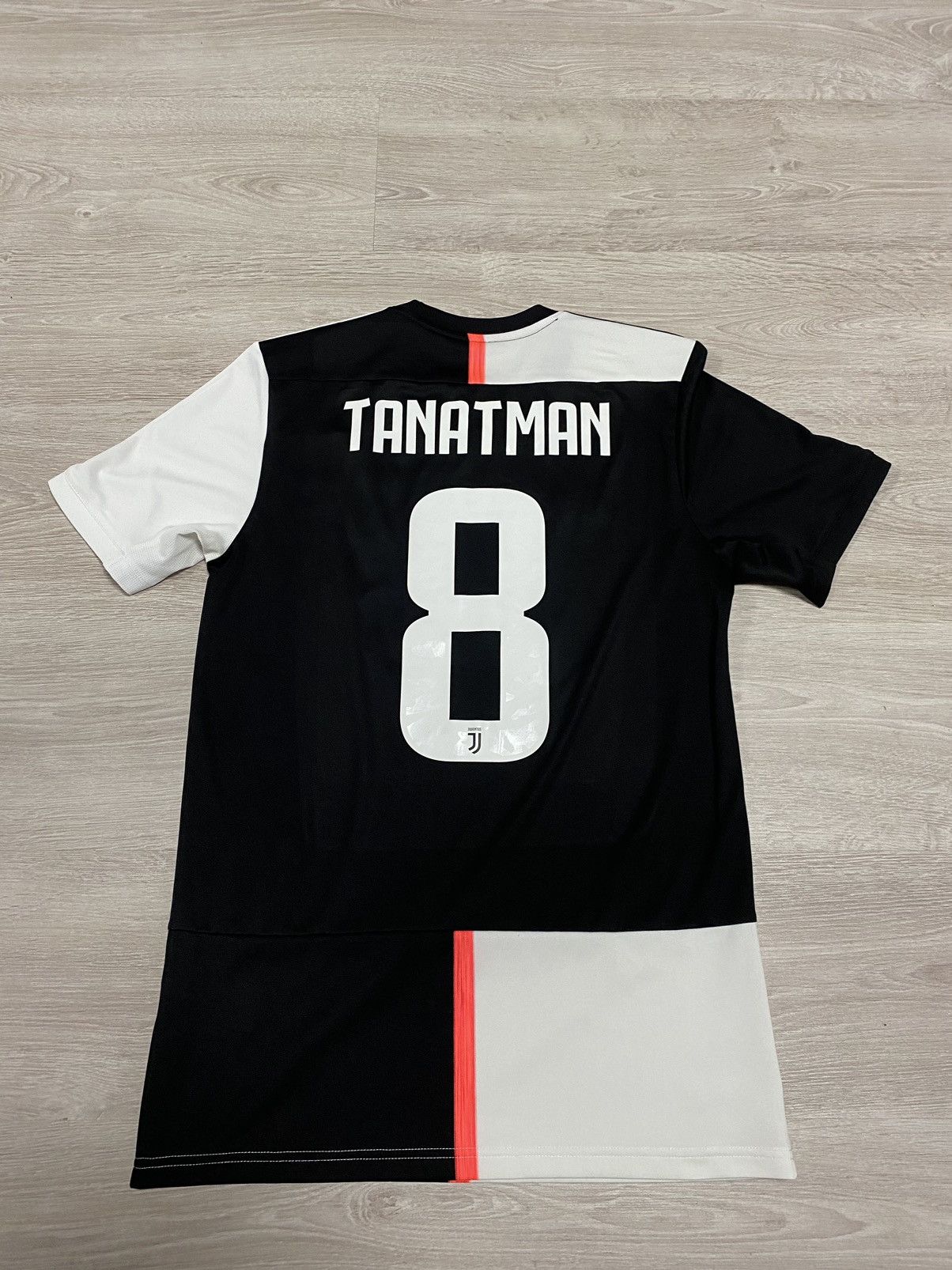 Adidas Adidas Jersey Juventus 2019 away size S #8 Size US S / EU 44-46 / 1 - 10 Thumbnail
