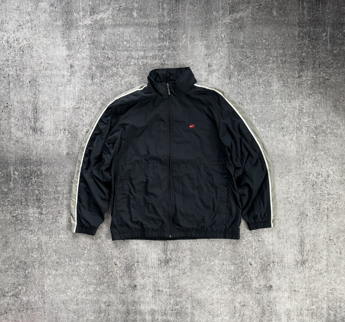Nike Nike Vintage Nylon Jacket Swoosh Size L Luxury drill y2k Size US L / EU 52-54 / 3 - 2 Thumbnail