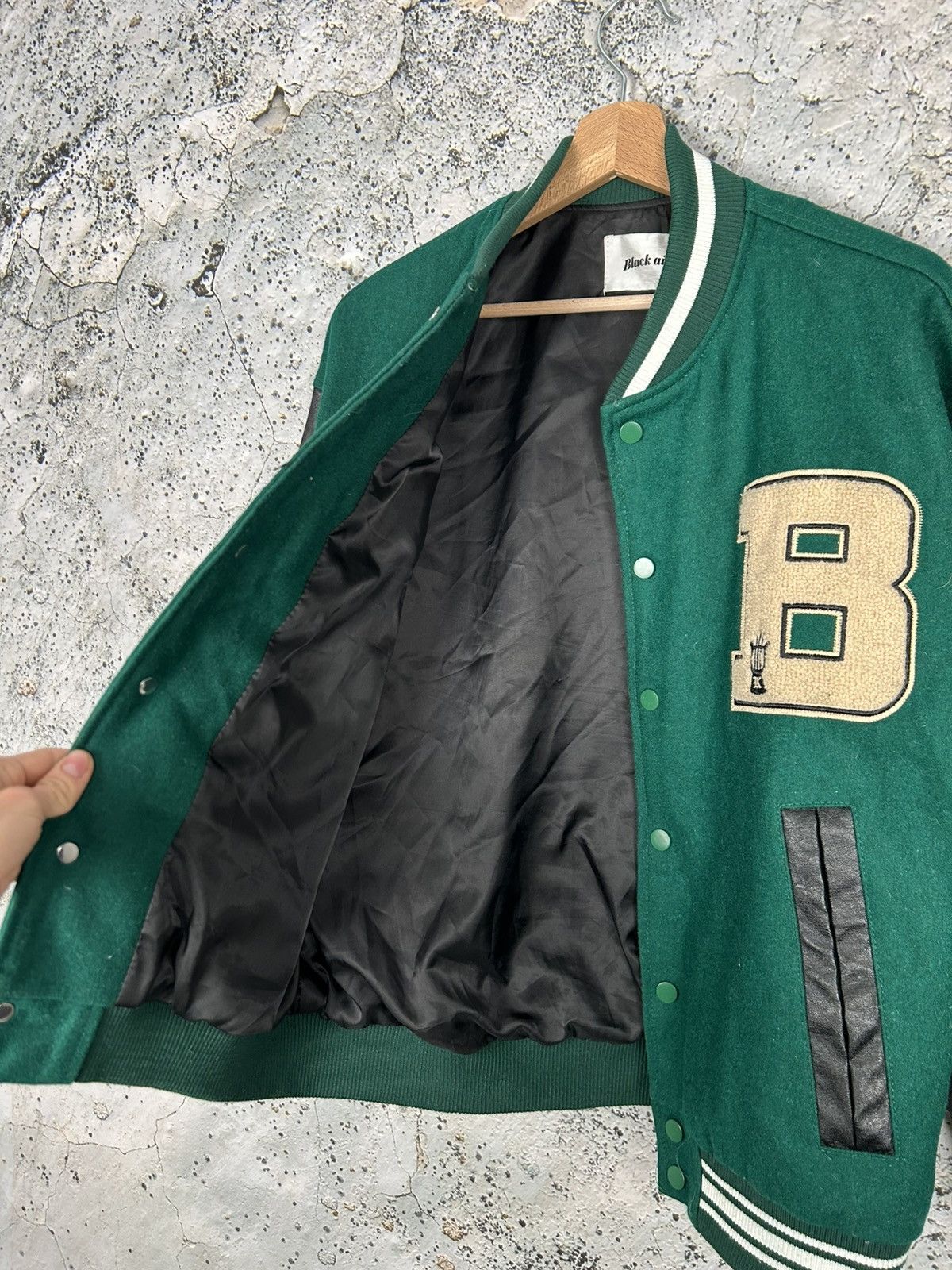 Japanese Brand Vintage Black Air Green Wool Varsity Jacket Streetwear Baggy Size US M / EU 48-50 / 2 - 5 Thumbnail