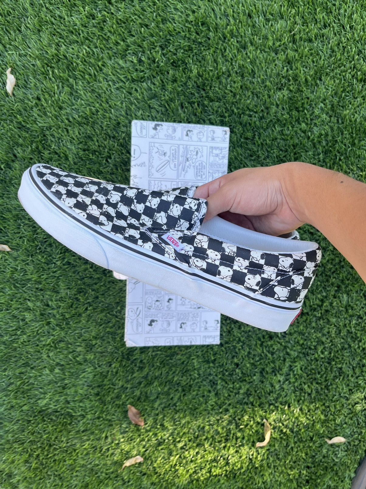 Vans Vans Peanuts Snoopy Checkerboard Classic Slip-On Sneaker 10 Size US 10 / EU 43 - 5 Thumbnail