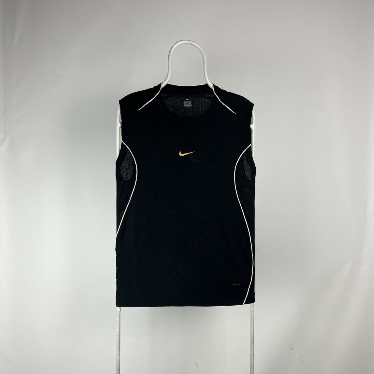 Nike Nike jersey tank top center gold swoosh size Large Size US L / EU 52-54 / 3 - 1 Thumbnail