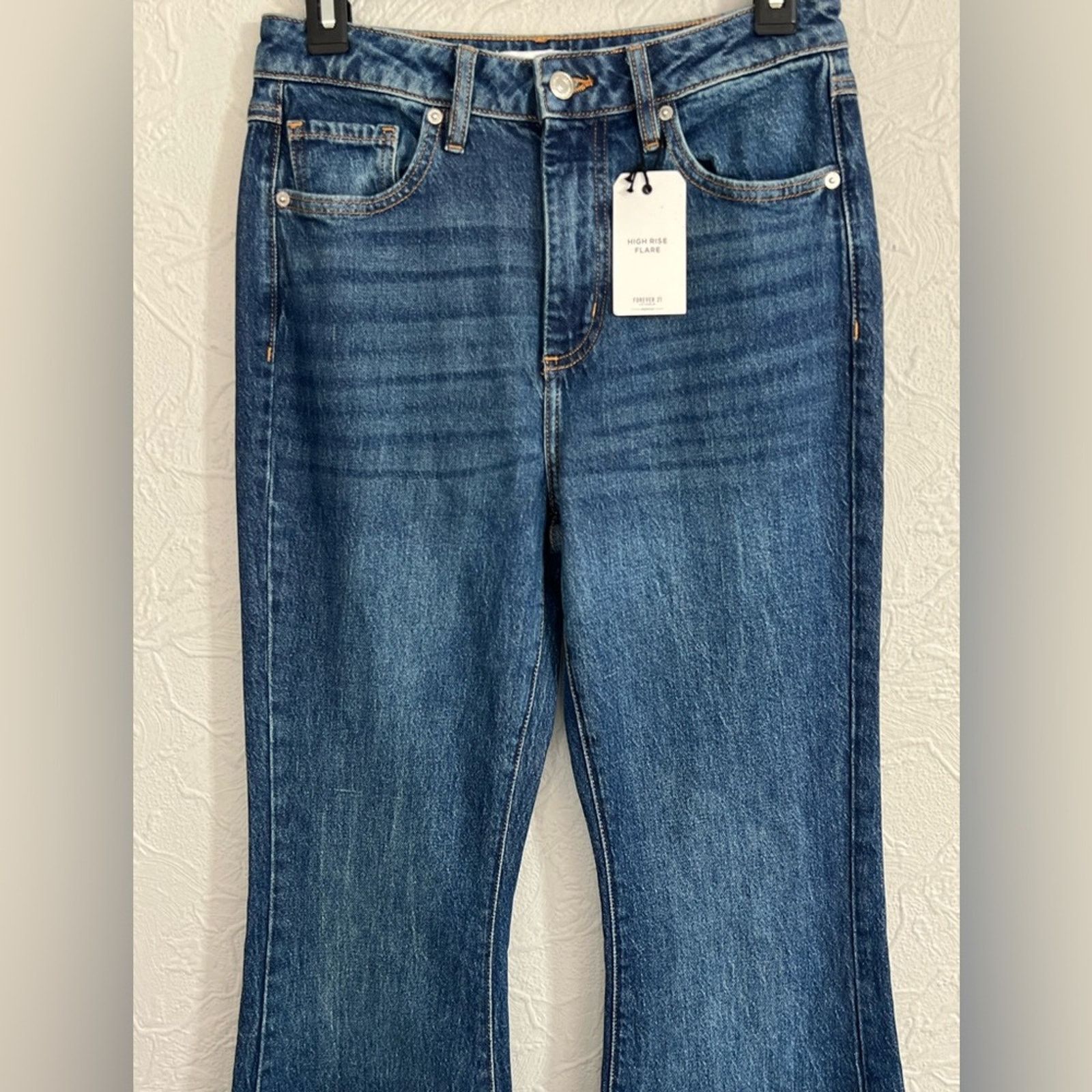 Forever 21 Forever 21 Women’s Premium Flare Jean 27x32 High Rise NWT Size 27" / US 4 / IT 40 - 4 Thumbnail