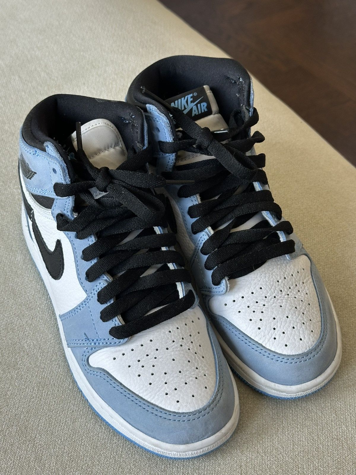 Jordan Brand × Nike RARE SIZE 4.5 UNIVERSITY BLUE JORDAN 1 Size US 5 / EU 37 - 1 Thumbnail