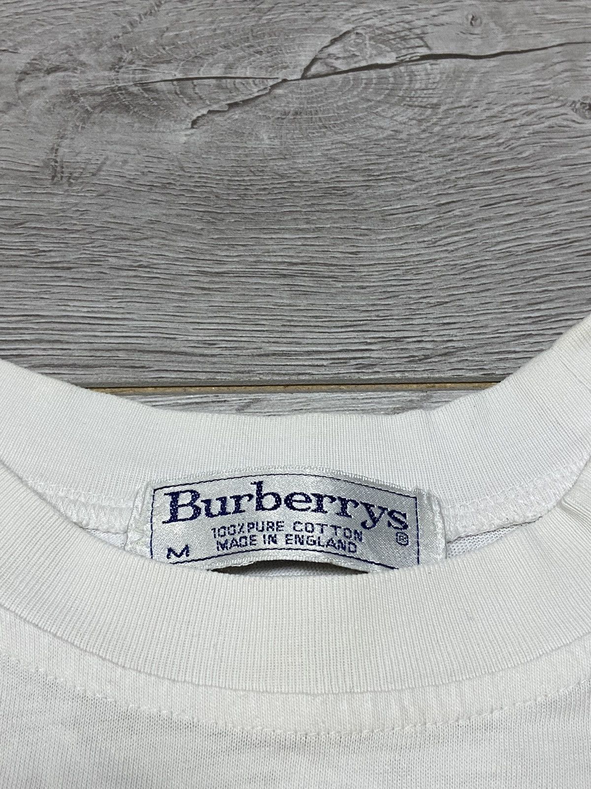 Burberry Burberry international vintage big logo t-shirt Size US M / EU 48-50 / 2 - 8 Thumbnail