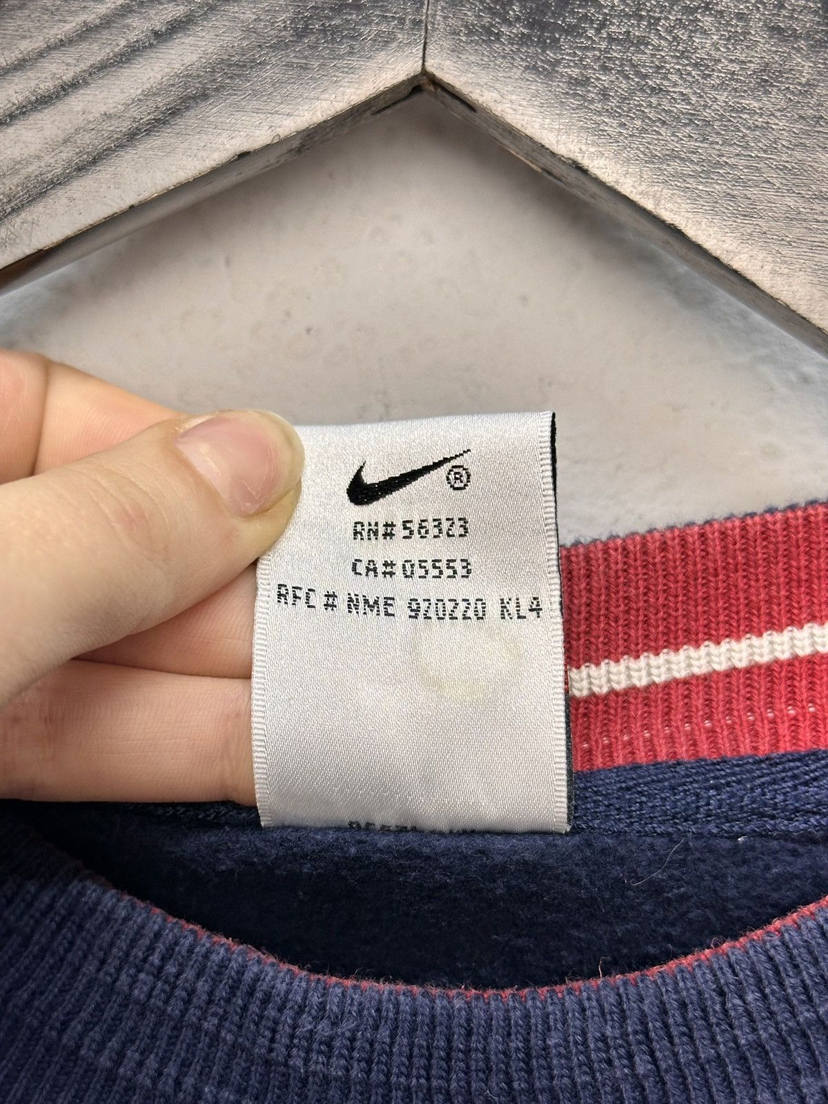 Nike Nike navy crewneck sweatshirt Y2K minimal sports style Size US L / EU 52-54 / 3 - 8 Thumbnail